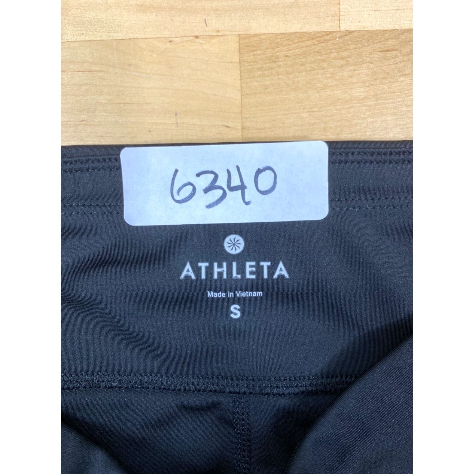 Athleta Athleta Leggings Capri Women S Black Geometric Yoga Casual Pull On Athletic Size 28" / US 6 / IT 42 - 3 Thumbnail