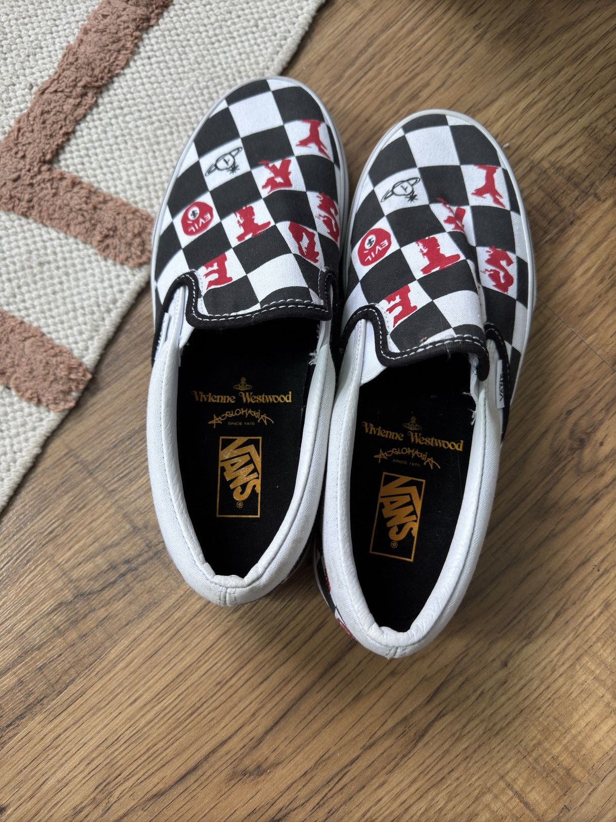 Vans × Vivienne Westwood VIVIENNE WESTWOOD X VANS CHECKERS SHOES SLIP ONS Size US 7 / IT 37 - 5 Thumbnail