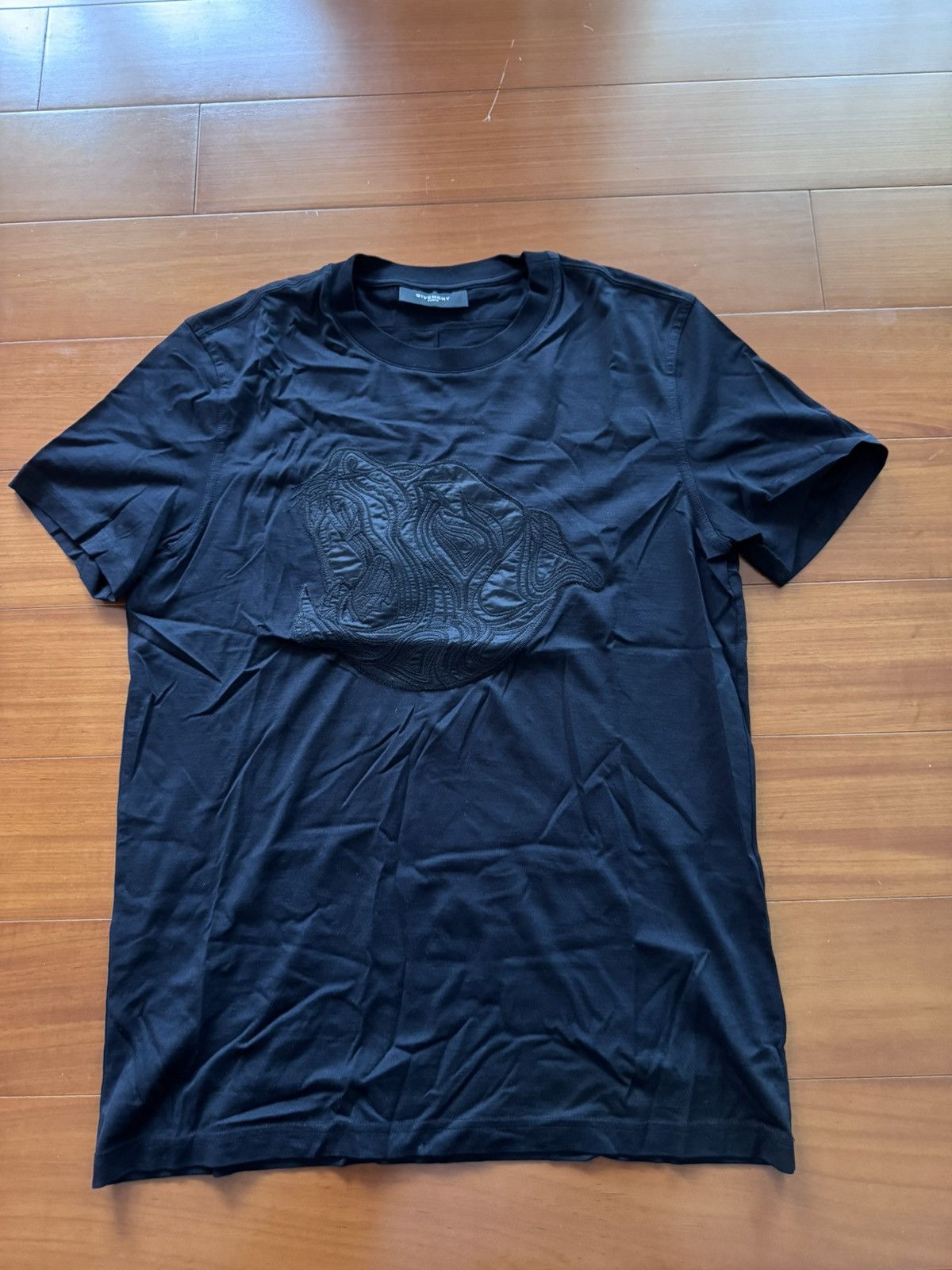 Givenchy Givenchy by Riccardo Tisci — Rare Dog Embroidery Tee Size US M / EU 48-50 / 2 - 1 Thumbnail