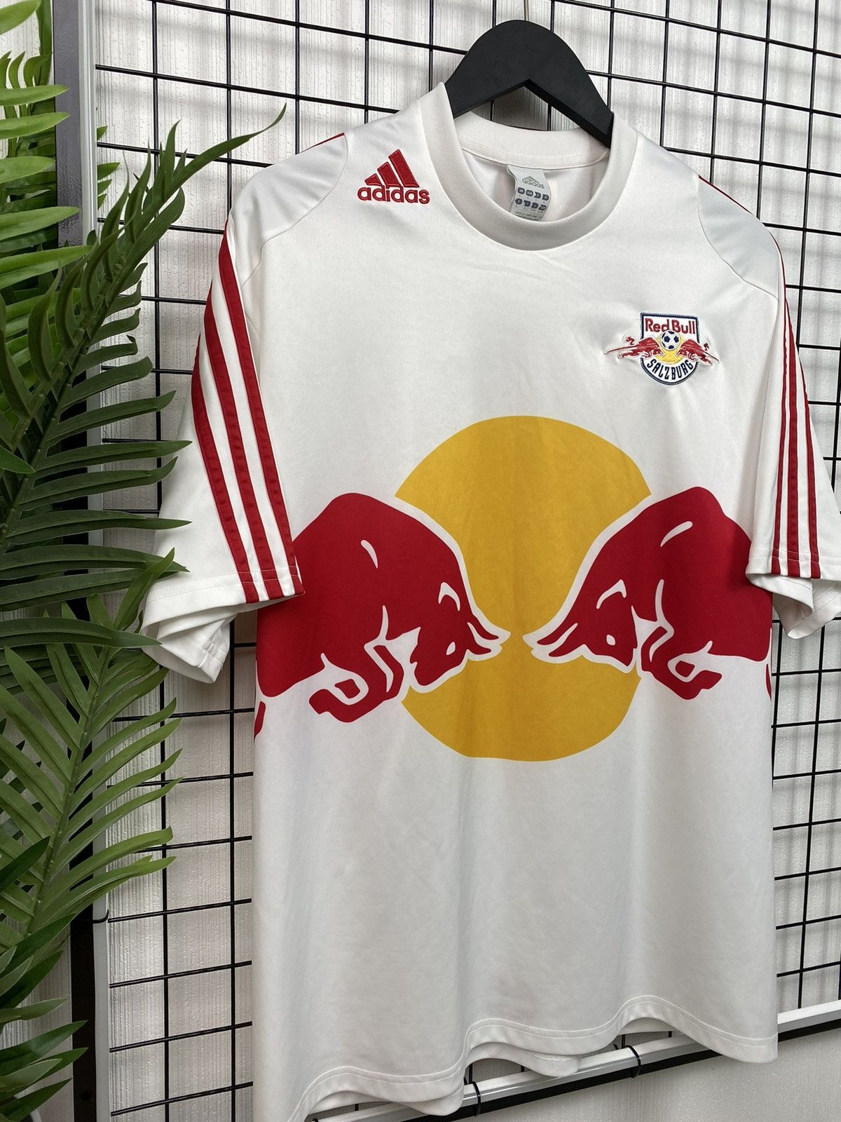 Adidas × Vintage #5 Red Bull Salzburg Home 2005 2006 Football Soccer Jersey L Size US L / EU 52-54 / 3 - 5 Thumbnail