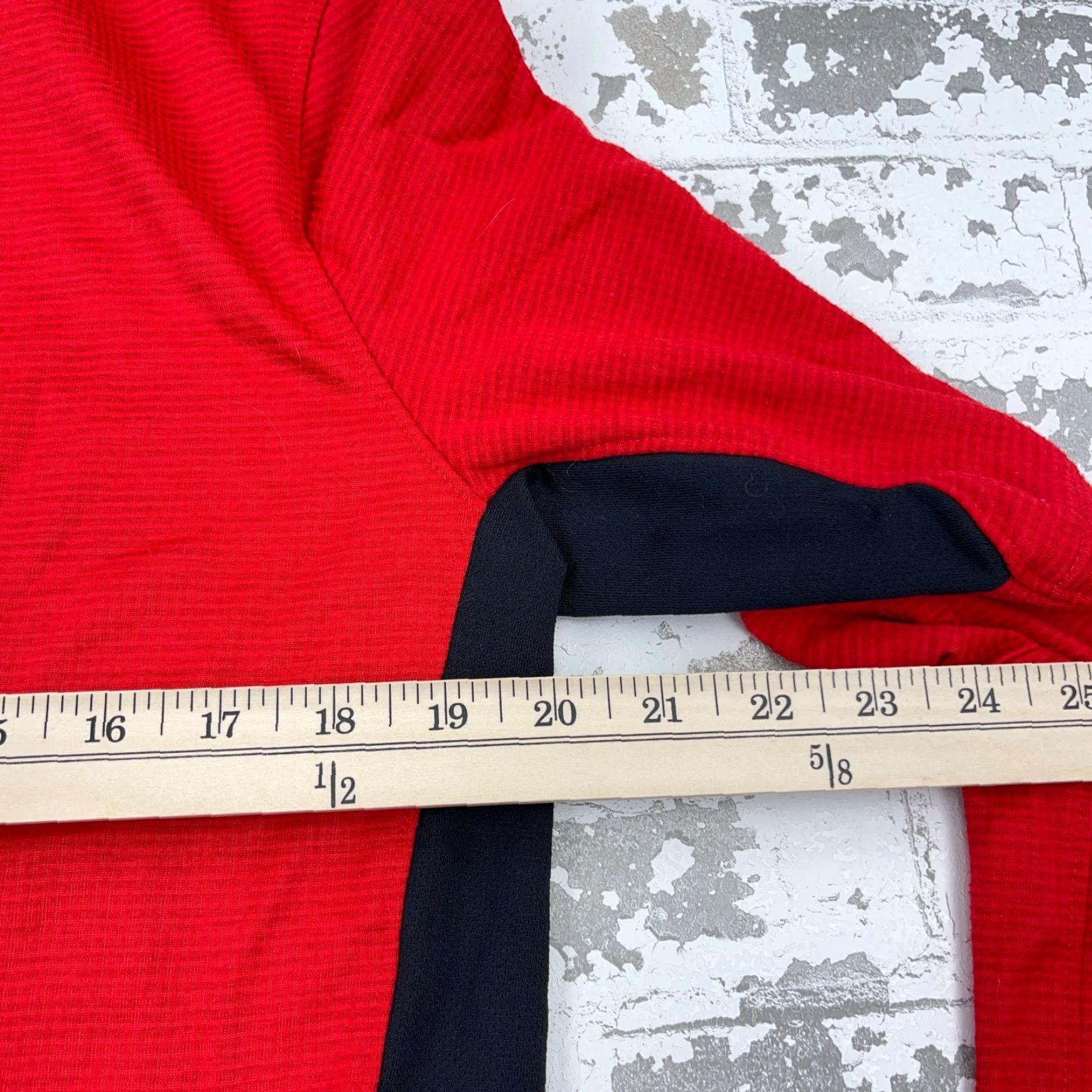 Under Armour Under Armour Sweatshirt Men Medium Red Black Pullover Mock Neck 1/4 Zip Moisture Wicking Lightweight Lined All Seasons Regular Fit Size US M / EU 48-50 / 2 - 6 Thumbnail
