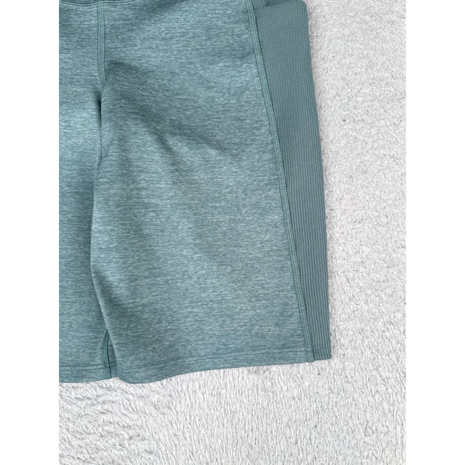 The North Face The North Face Shorts Women Medium Blue EA Dune Sky 9" Tight Shorts Yoga Hike Size 32" / US 10 / IT 46 - 2 Thumbnail