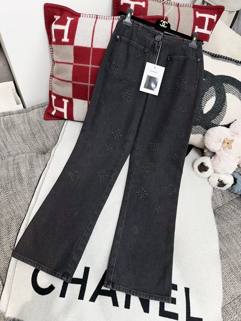 Chanel Chanel Gray embossed double C multi-element pattern jeans Size 24" / US 00 / IT 34 - 2 Thumbnail