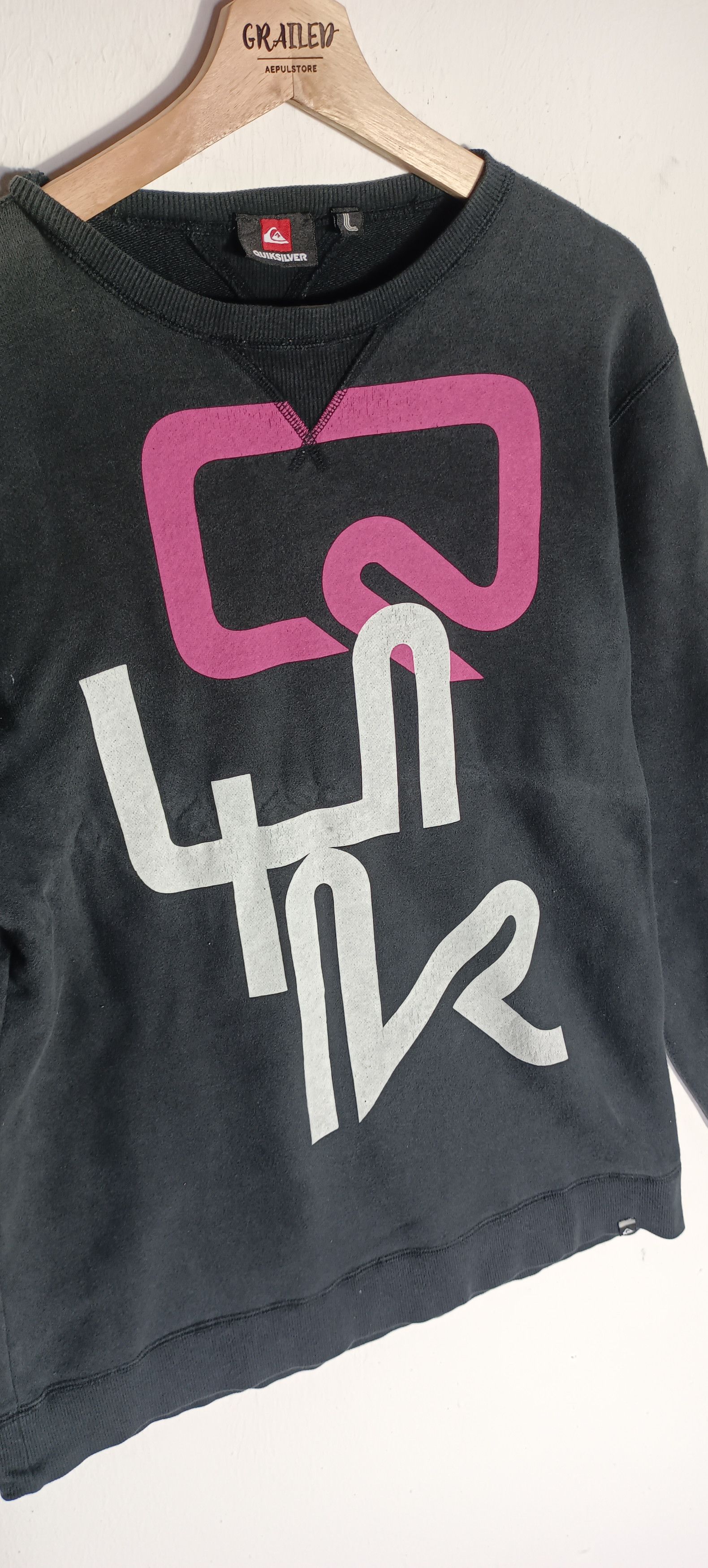 Japanese Brand × Quiksilver Vintage🔥🔥Quiksilver Art Design Big Logo Size US L / EU 52-54 / 3 - 8 Thumbnail