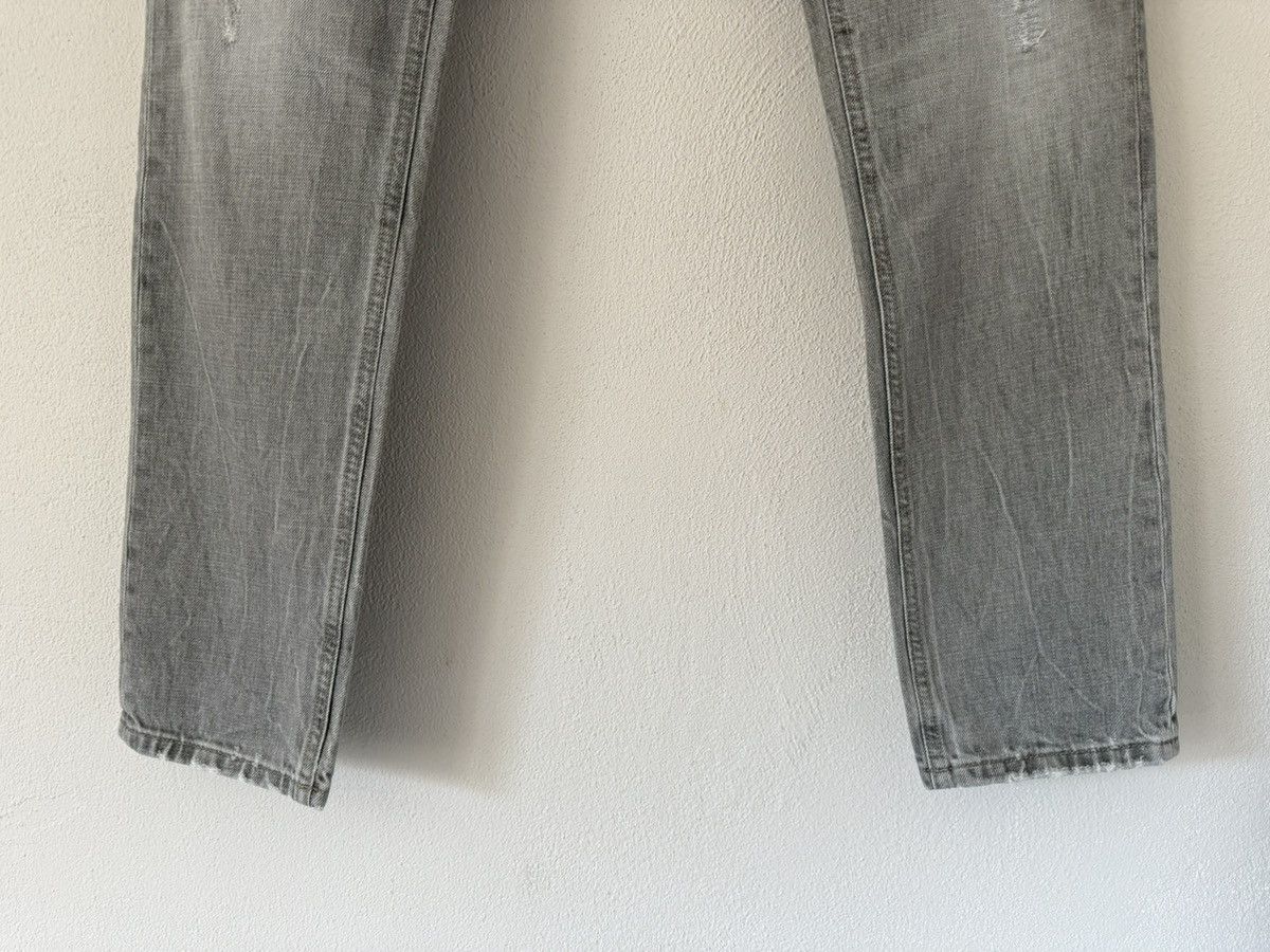 Dolce & Gabbana Grey Distressed Jeans with Embroidered Bee Size US 32 / EU 48 - 5 Thumbnail