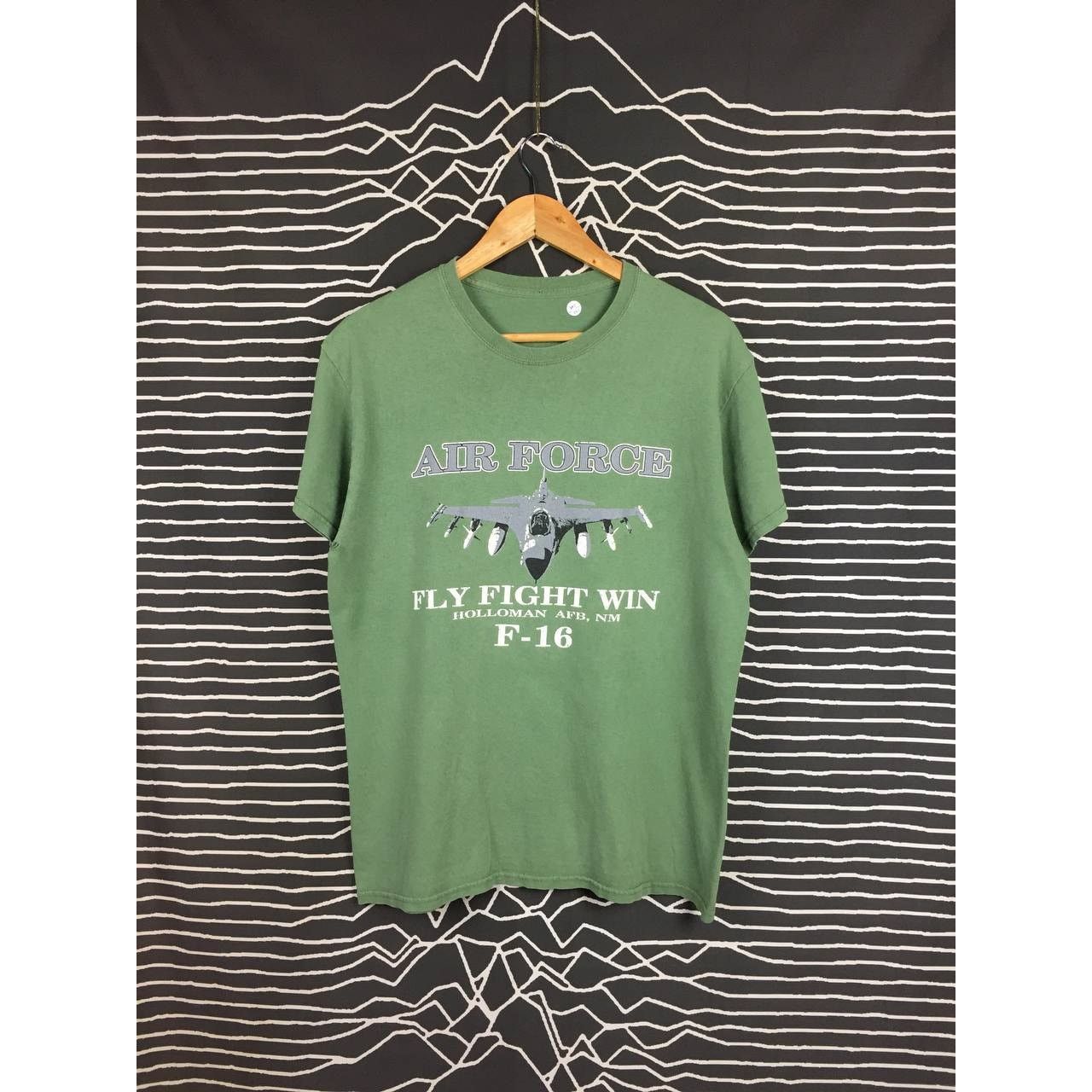 Vintage Air Force Fly Flight Win F-16 Fighting Falcon Aircraft Tee Size US M / EU 48-50 / 2 - 2 Thumbnail