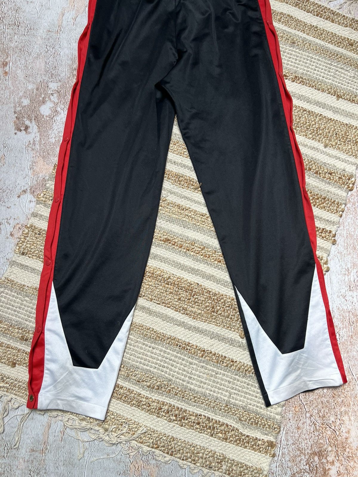 Champion × NBA × Vintage Champion Chicago Bulls vintage sweatpants Size US 32 / EU 48 - 6 Thumbnail