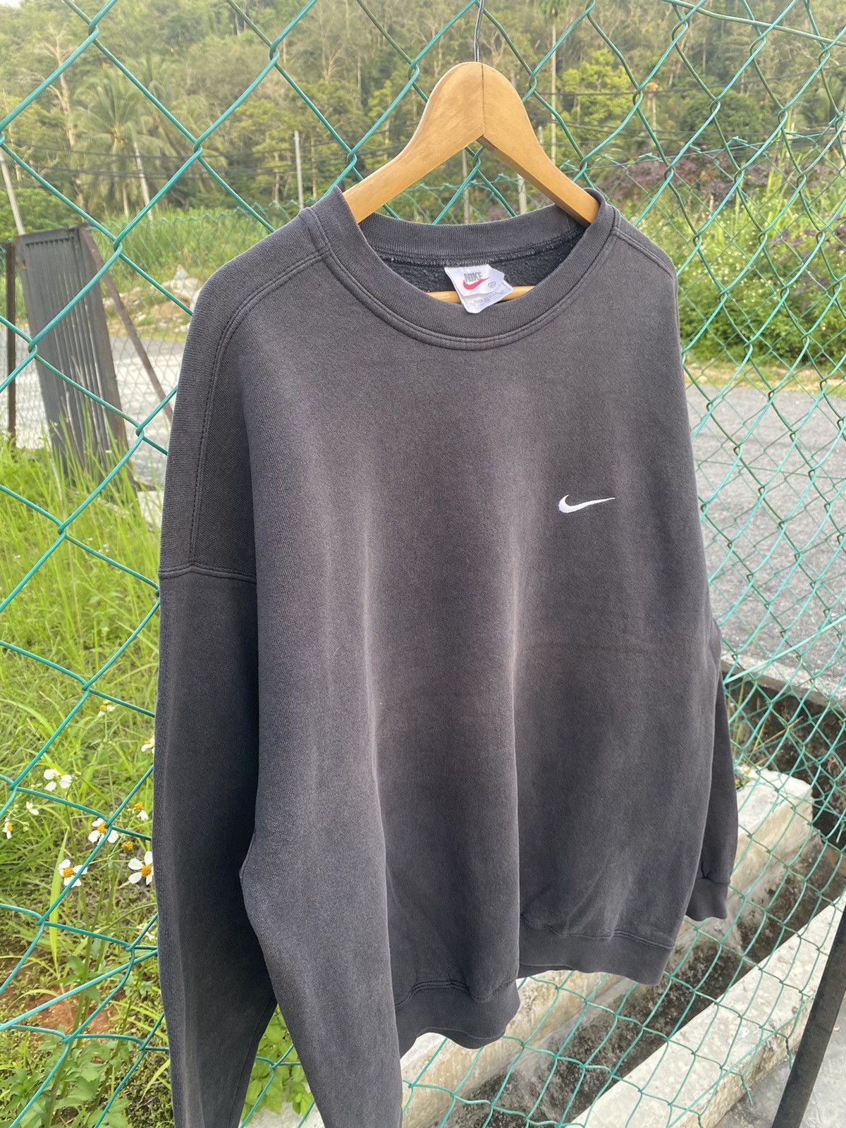 Nike Distressed Vintage Nike Baggy Sweatshirt Size US XL / EU 56 / 4 - 4 Thumbnail