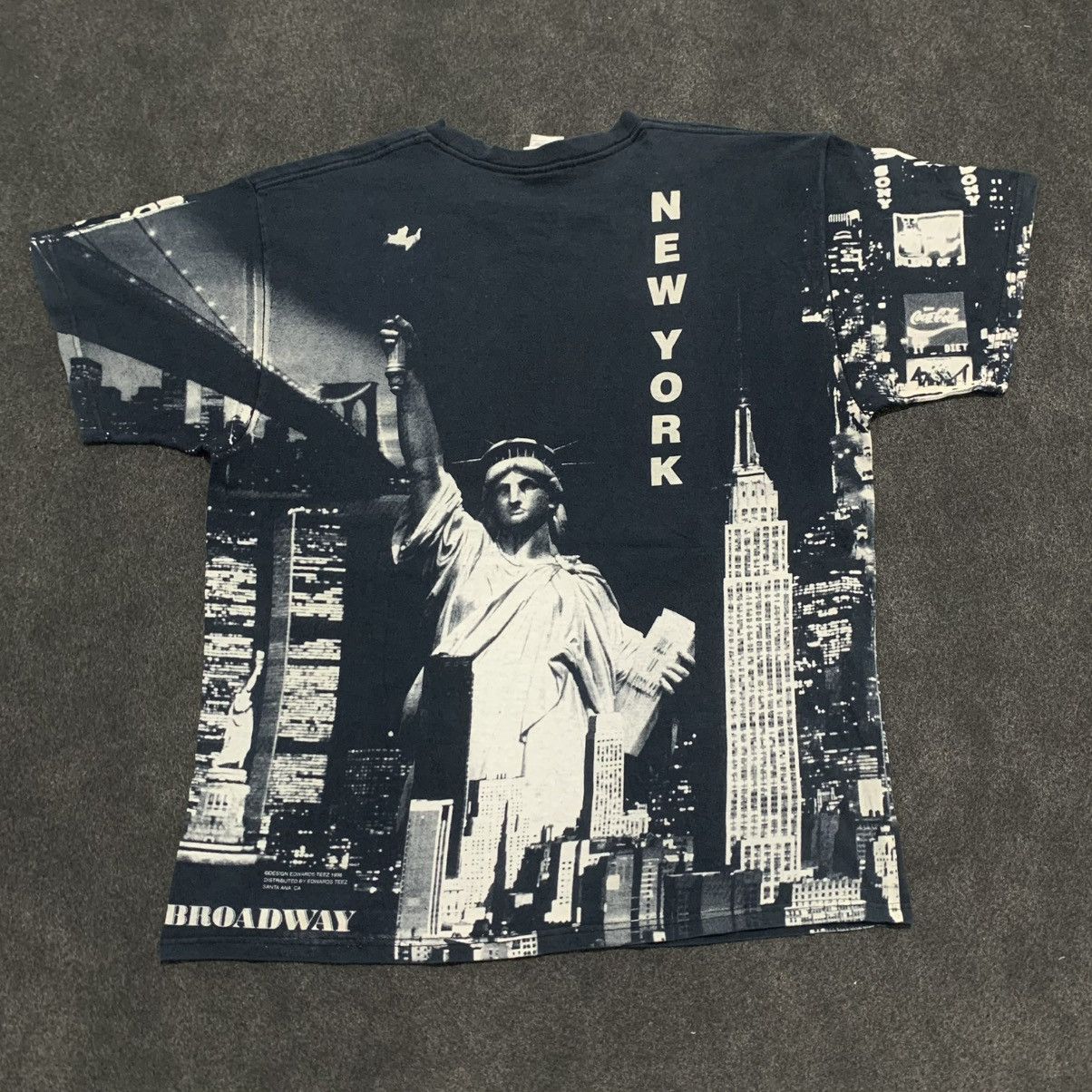 Fruit Of The Loom Vintage 1998 New York City All Over Print (AOP) T-Shirt Size US XL / EU 56 / 4 - 7 Thumbnail