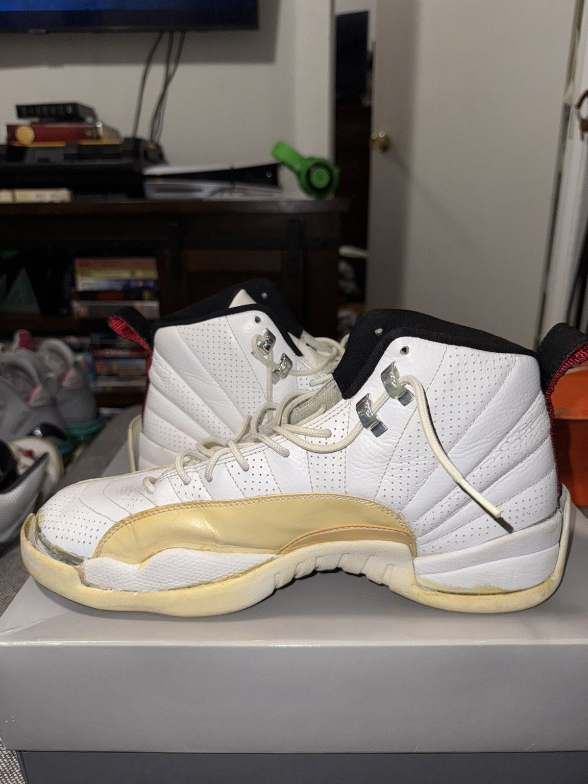 Jordan Brand Air Jordan 12 Retro Rising Sun Size US 12 / EU 45 - 5 Thumbnail