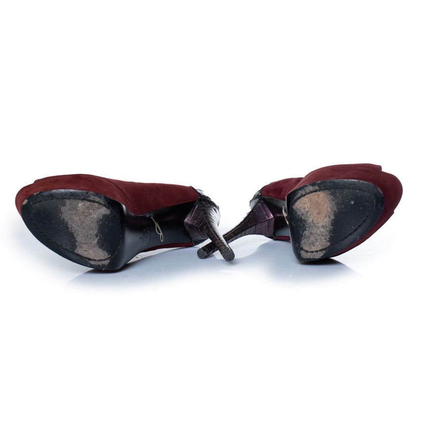 Brian Atwood Brian Atwood, suede pumps in Burgundy Size US 6 / IT 36 - 7 Thumbnail
