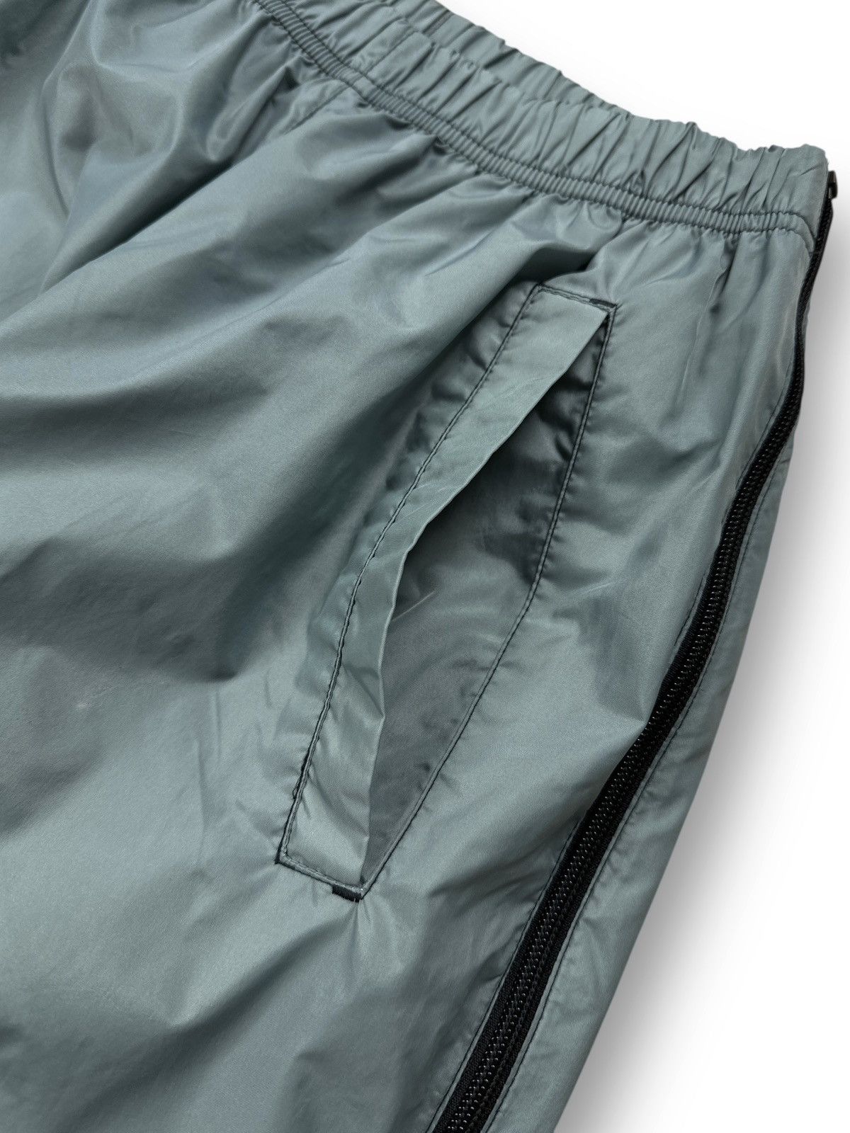 Nike Vintage Y2K Nike Nylon Full Zip Venting Track Pants Men’s S Size US 30 / EU 46 - 11 Thumbnail