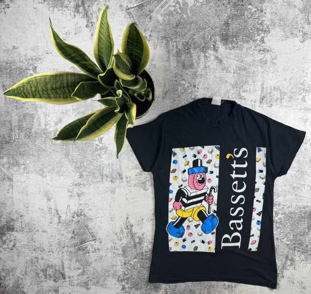 Vintage Vintage 80's Bertie Bassett’s Liquorice Allsorts Candys T-Shirt SingleStitch Size US S / EU 44-46 / 1 - 1 Thumbnail