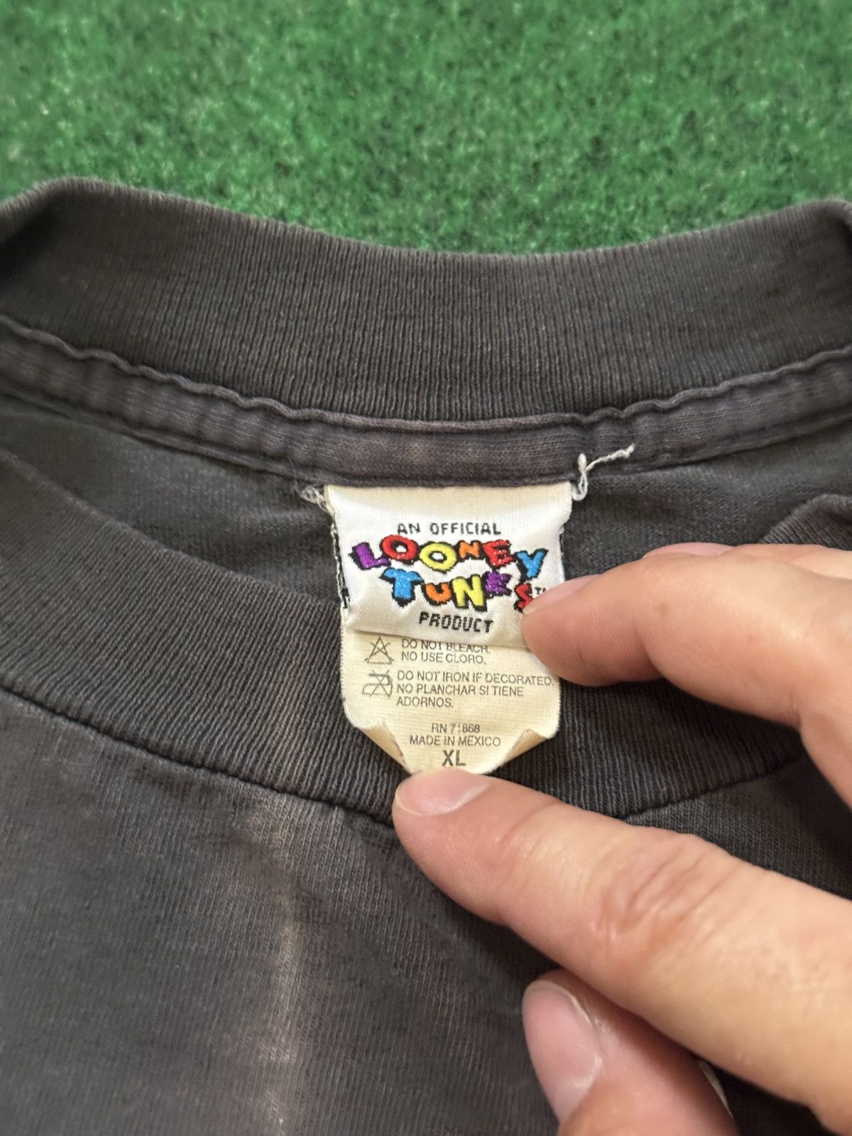 Warner Bros Vtg 90s Tweety’s Town Looney Tunes PERFECT FADE AOP T Shirt Size US XL / EU 56 / 4 - 3 Thumbnail