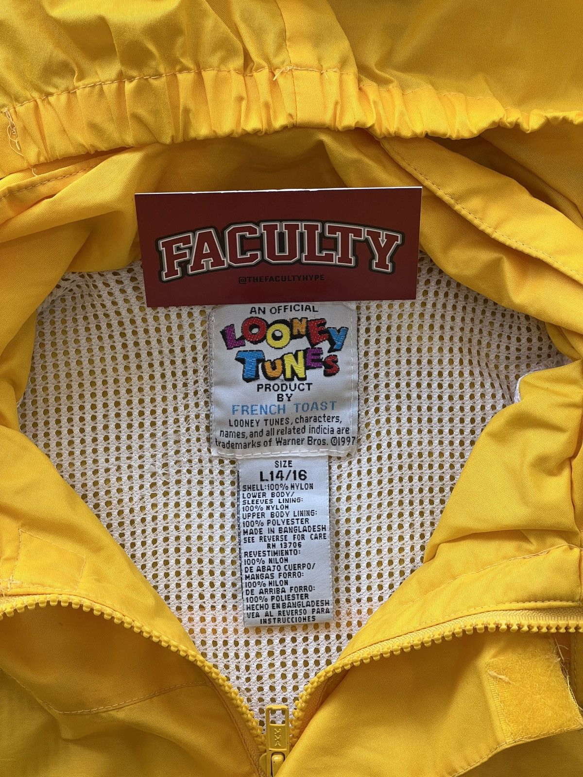 Warner Bros Vintage Looney Tunes 1997 Taz Raincoat Youth Large 14/16 Size US XS / EU 42 / 0 - 3 Thumbnail