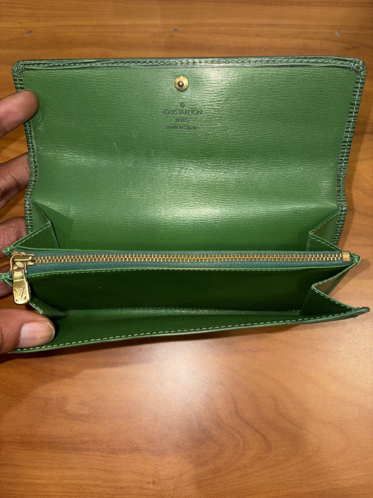 Louis Vuitton Louis Vuitton Wallet Size ONE SIZE - 2 Thumbnail