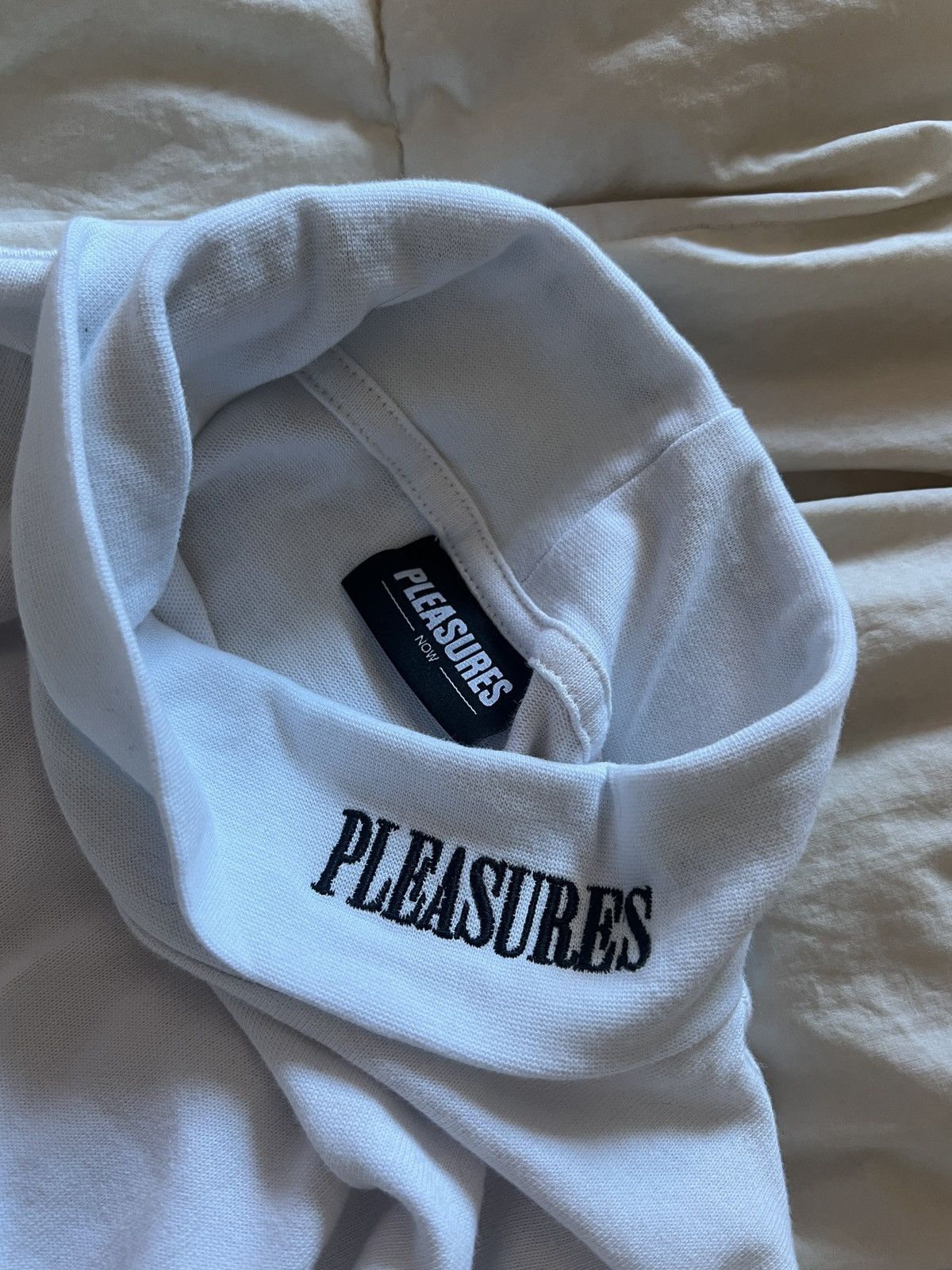 Pleasures PLEASURES CUT HERE TURTLE NECK Size US S / EU 44-46 / 1 - 3 Thumbnail