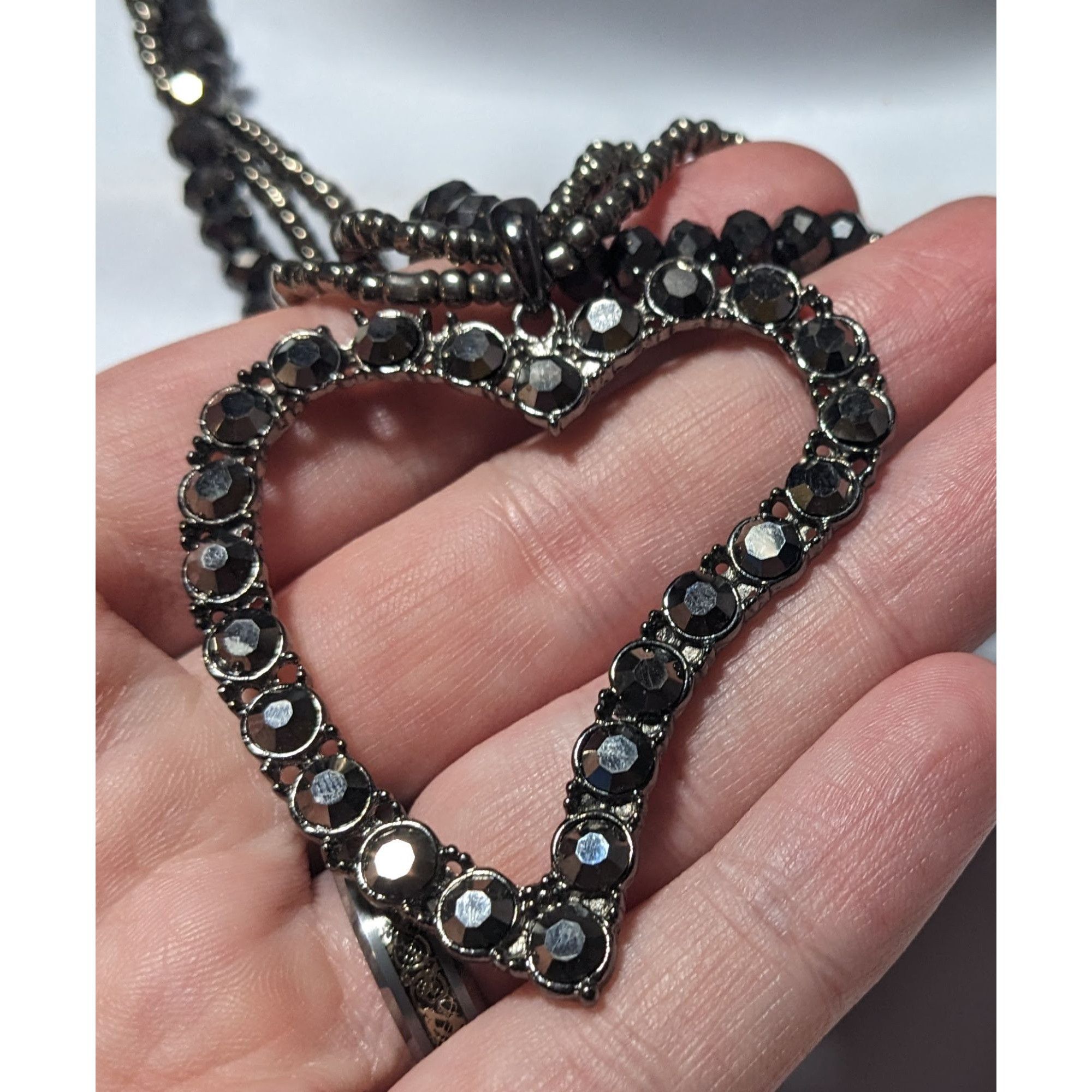 Other Glam Goth Rhinestone Open Heart Beaded Necklace Size ONE SIZE - 8 Thumbnail