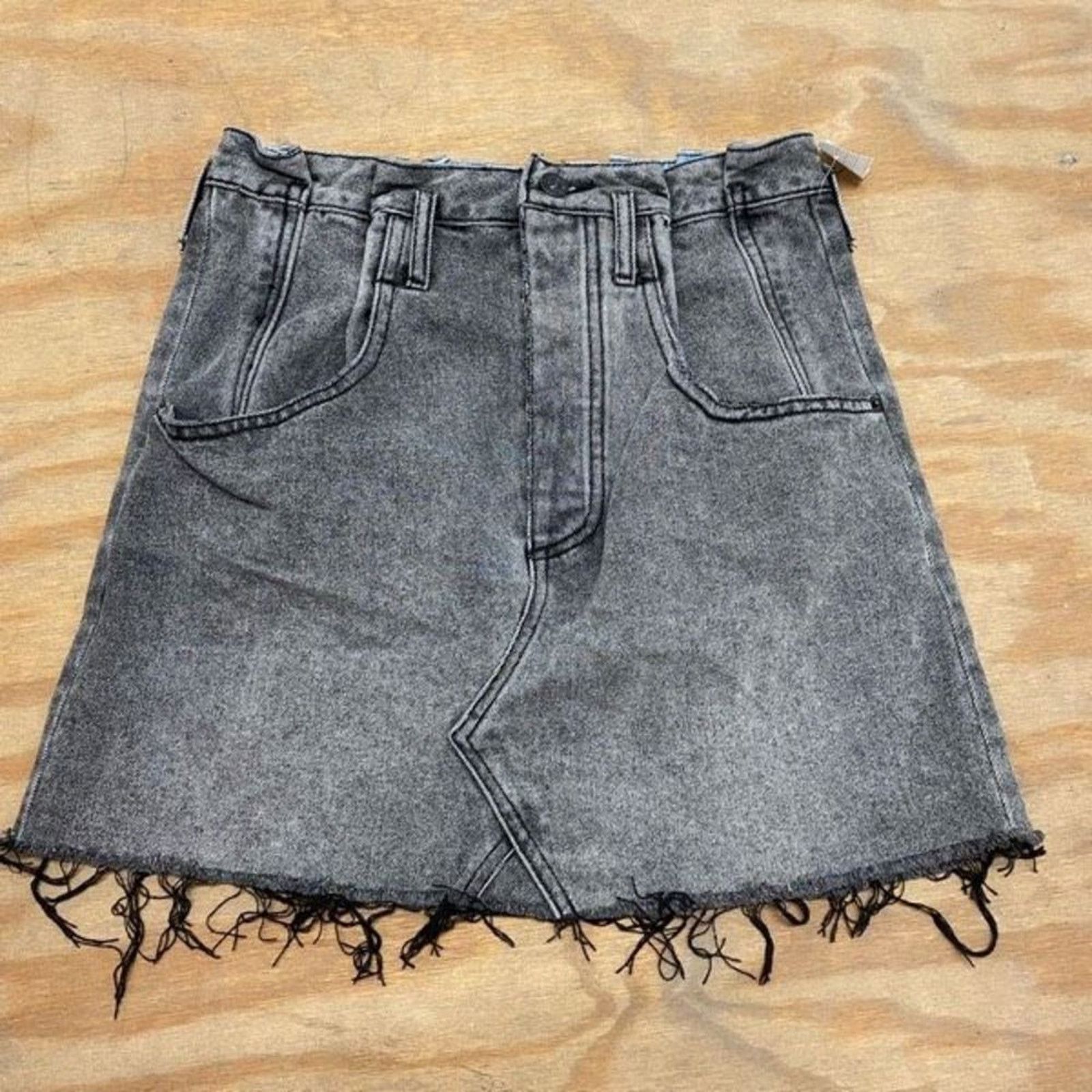 Free People Free People Denim Mini Skirt, Gray Jean Size 27 (US 4), $78 Size 27" / US 4 / IT 40 - 2 Thumbnail