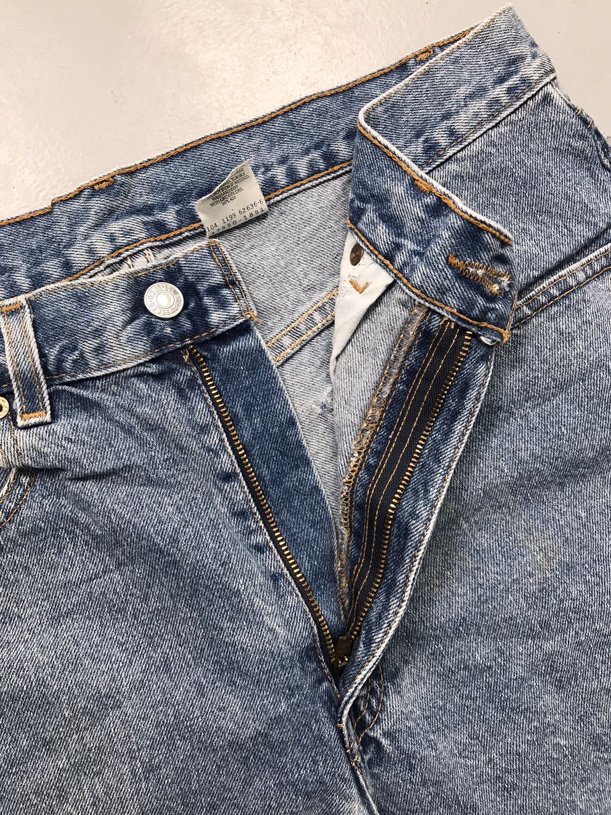 Levi's Vintage Levi’s 550 short Size US 34 / EU 50 - 4 Thumbnail