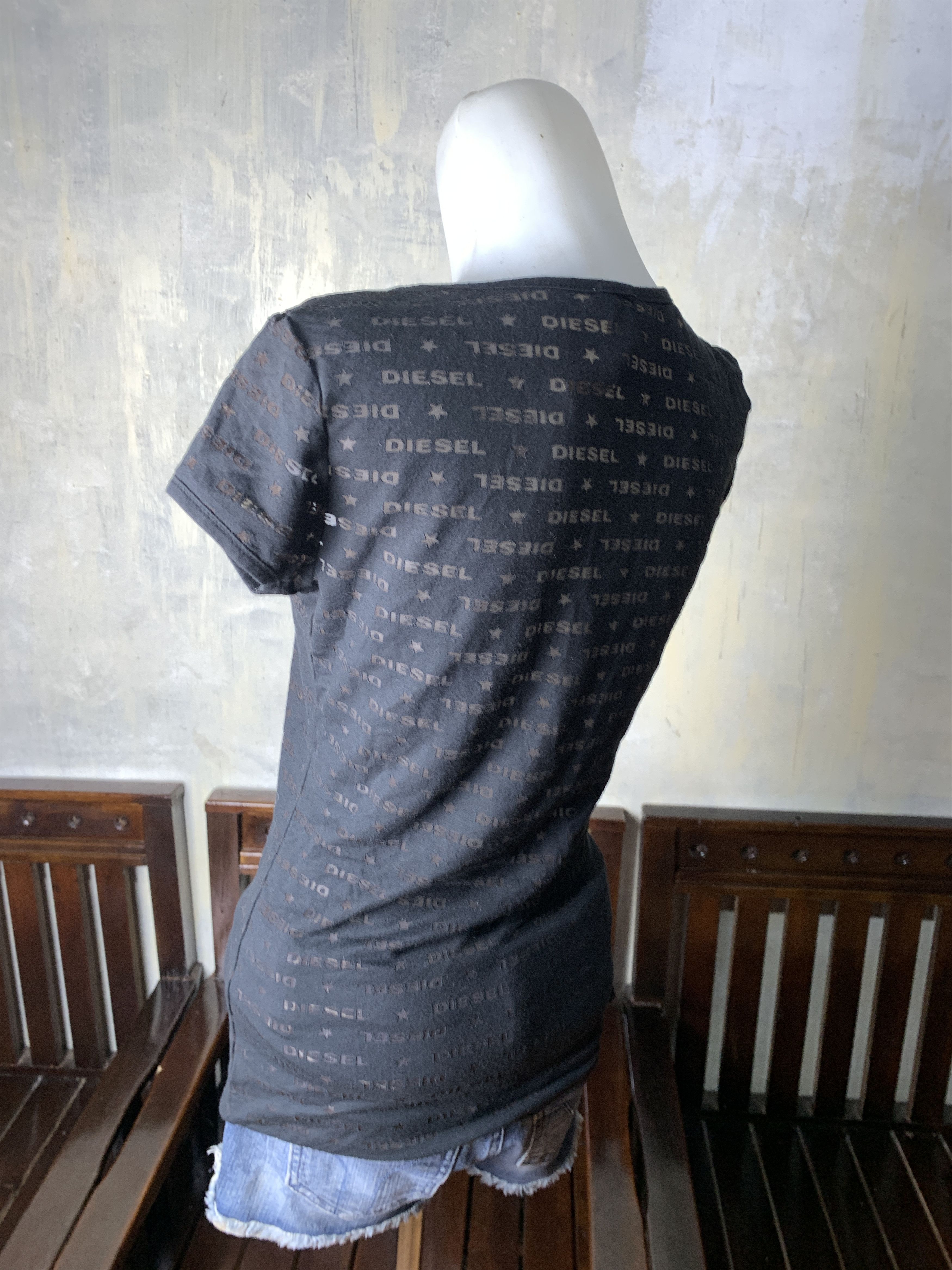 Diesel Diesel Black Throughout Print V-neck Tee (S) Size S / US 4 / IT 40 - 3 Thumbnail