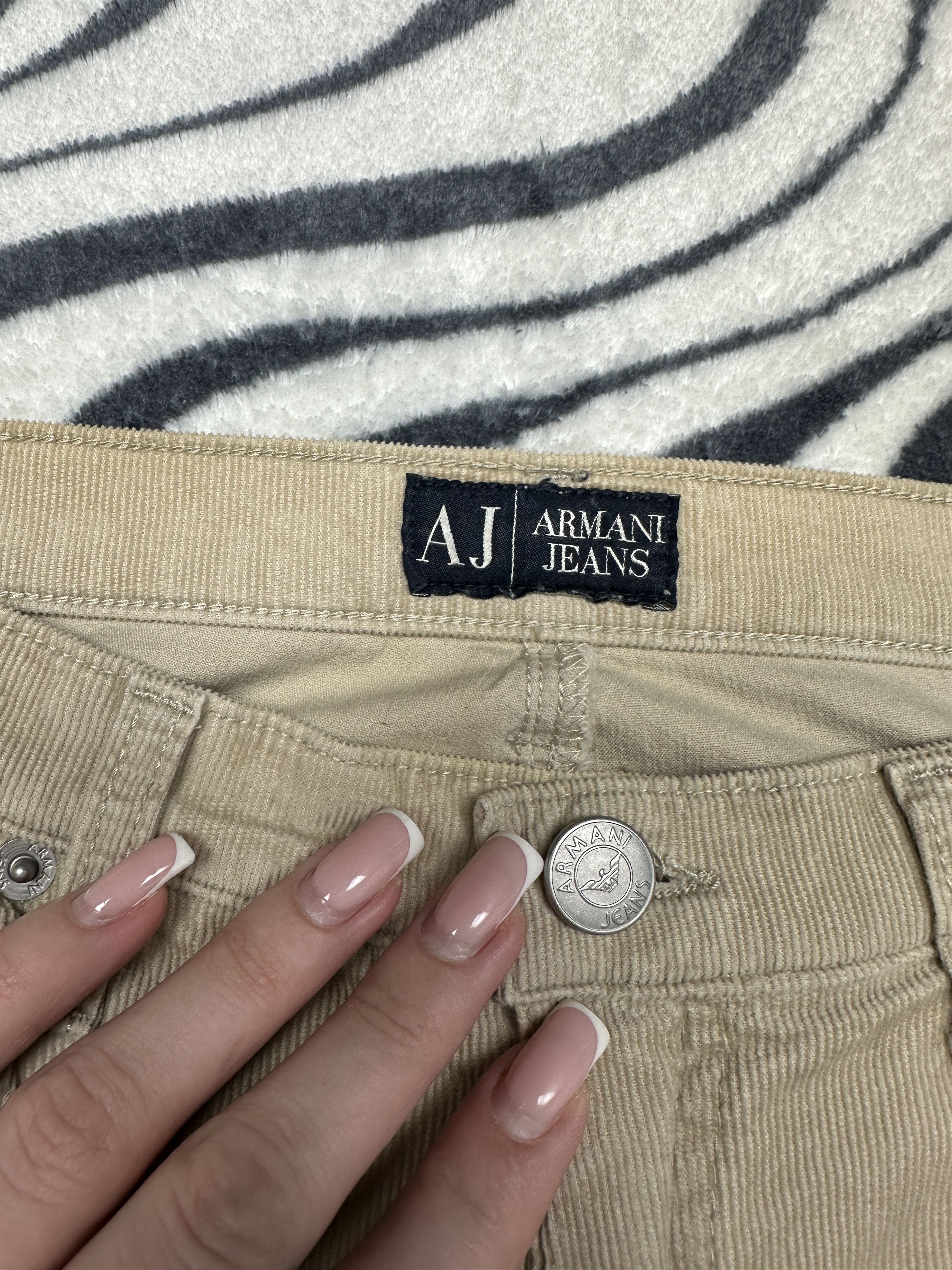 Armani Armani Jeans 90s Vintage Corduroy Pants Size US 28 / EU 44 - 6 Thumbnail
