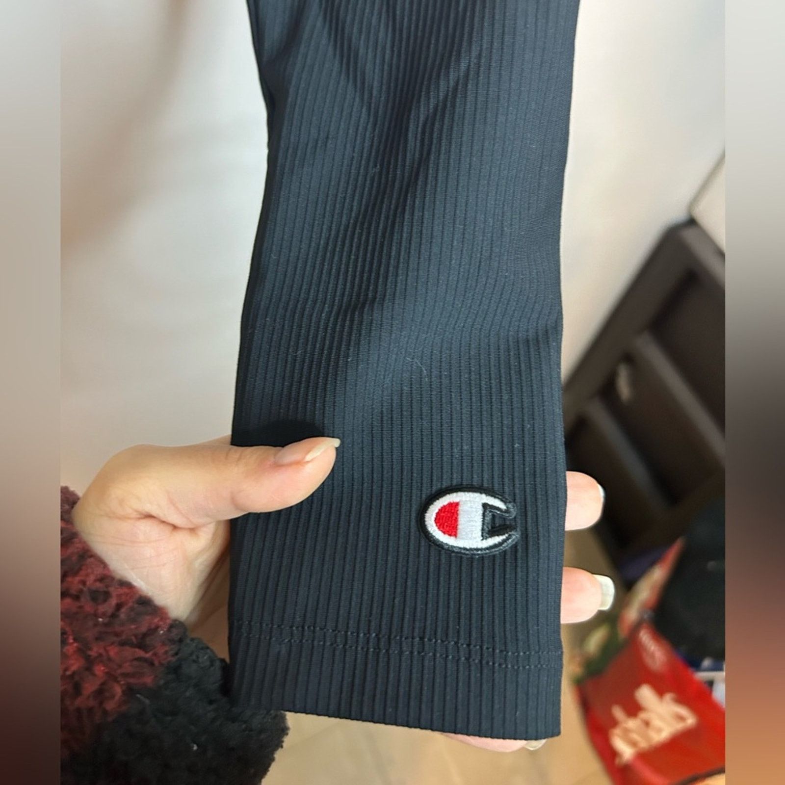 Champion Champion Black Ribbed Cropped Zip Front Active Top Size M / US 6-8 / IT 42-44 - 5 Thumbnail
