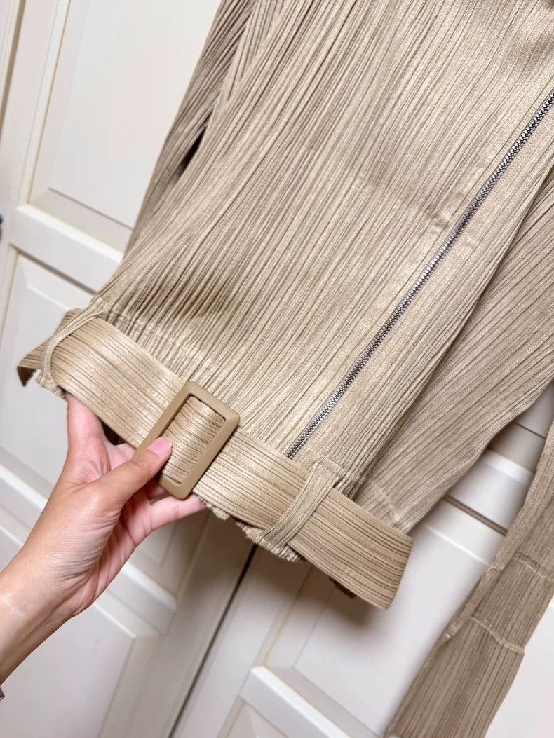Issey Miyake Issey Miyake size:4 Beige pleated jacket Size XS / US 0-2 / IT 36-38 - 7 Thumbnail