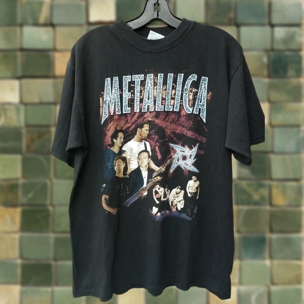 Vintage VINTAGE Metallica Reload Metal concert tour 90s band t shirt Large Unisex Black Graphic Tee 1990s Distressed Mens Womens Boys Girls Size US L / EU 52-54 / 3 - 1 Thumbnail