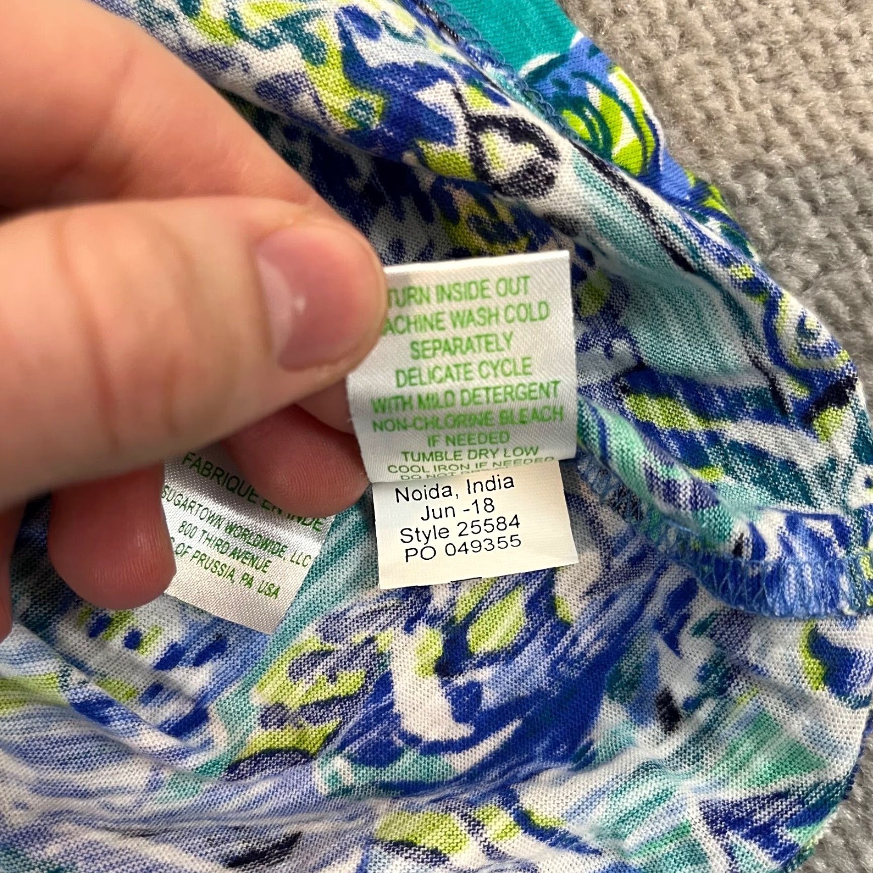 Lilly Pulitzer Lilly Pulitzer Essie Top Womens XS Sleeveless Button V-Neck Multicolor Floral Size XS / US 0-2 / IT 36-38 - 7 Thumbnail