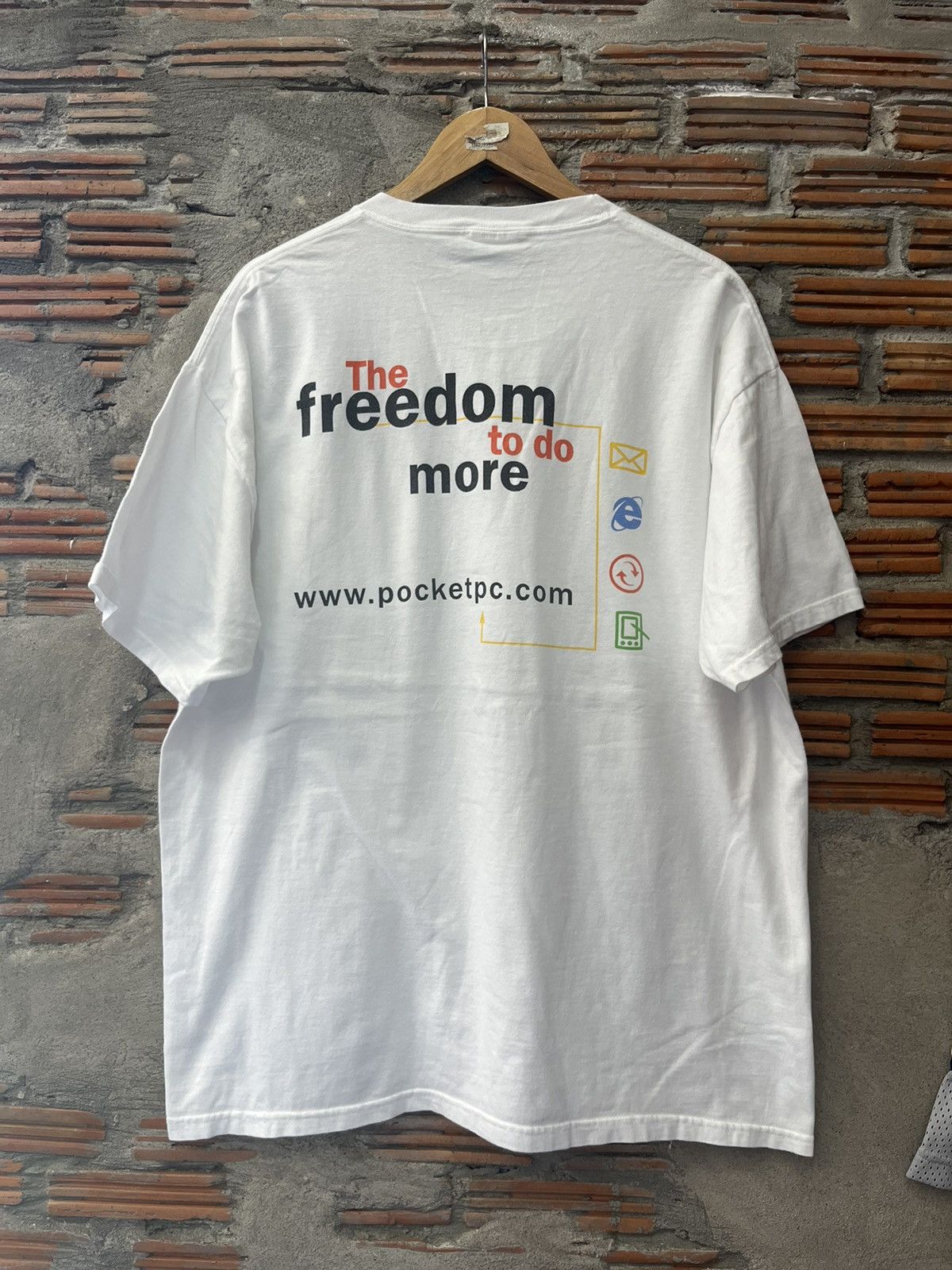Microsoft Vintage Club Pocket PC The freedom to do more 90’s Tshirt Size US XL / EU 56 / 4 - 3 Thumbnail
