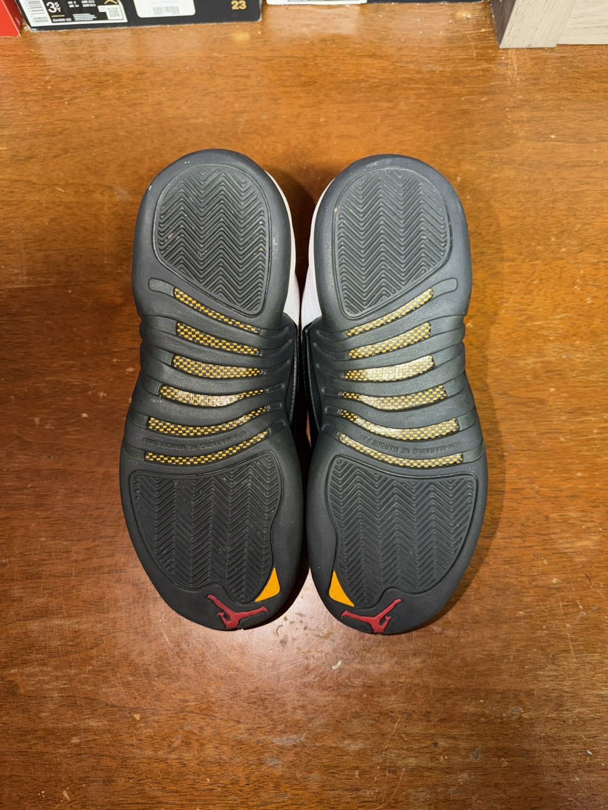 Nike Air Jordan 12 Retro GS Taxi 2013 size 6Y Size US 6 / EU 39 - 4 Thumbnail