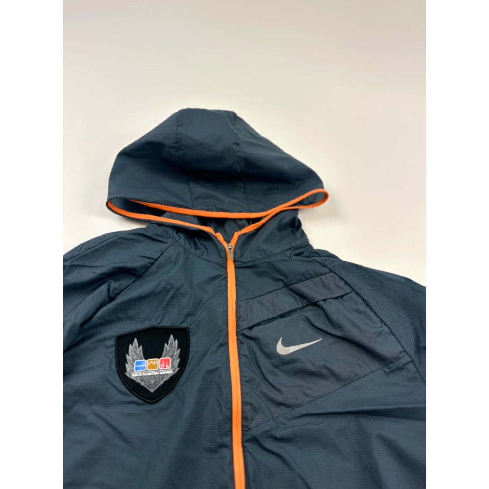 Nike Nike Windrunner Jacket Womens Large Gray Hooded Full Zip Activewear Long Sleeve Outdoor Size L / US 10 / IT 46 - 5 Thumbnail