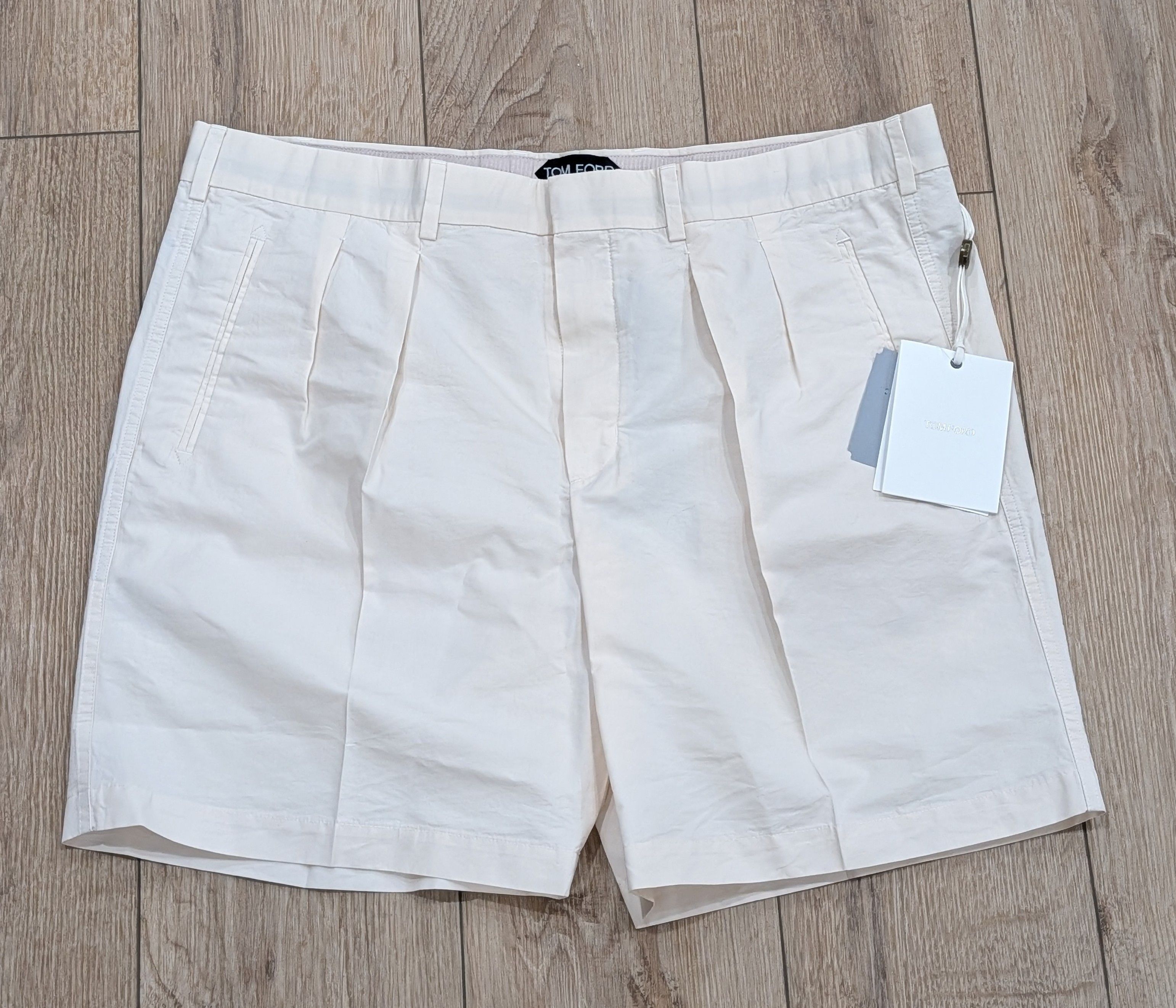 TOM FORD Silk/Cotton Pleated Poplin Shorts Ecru 50 US 34