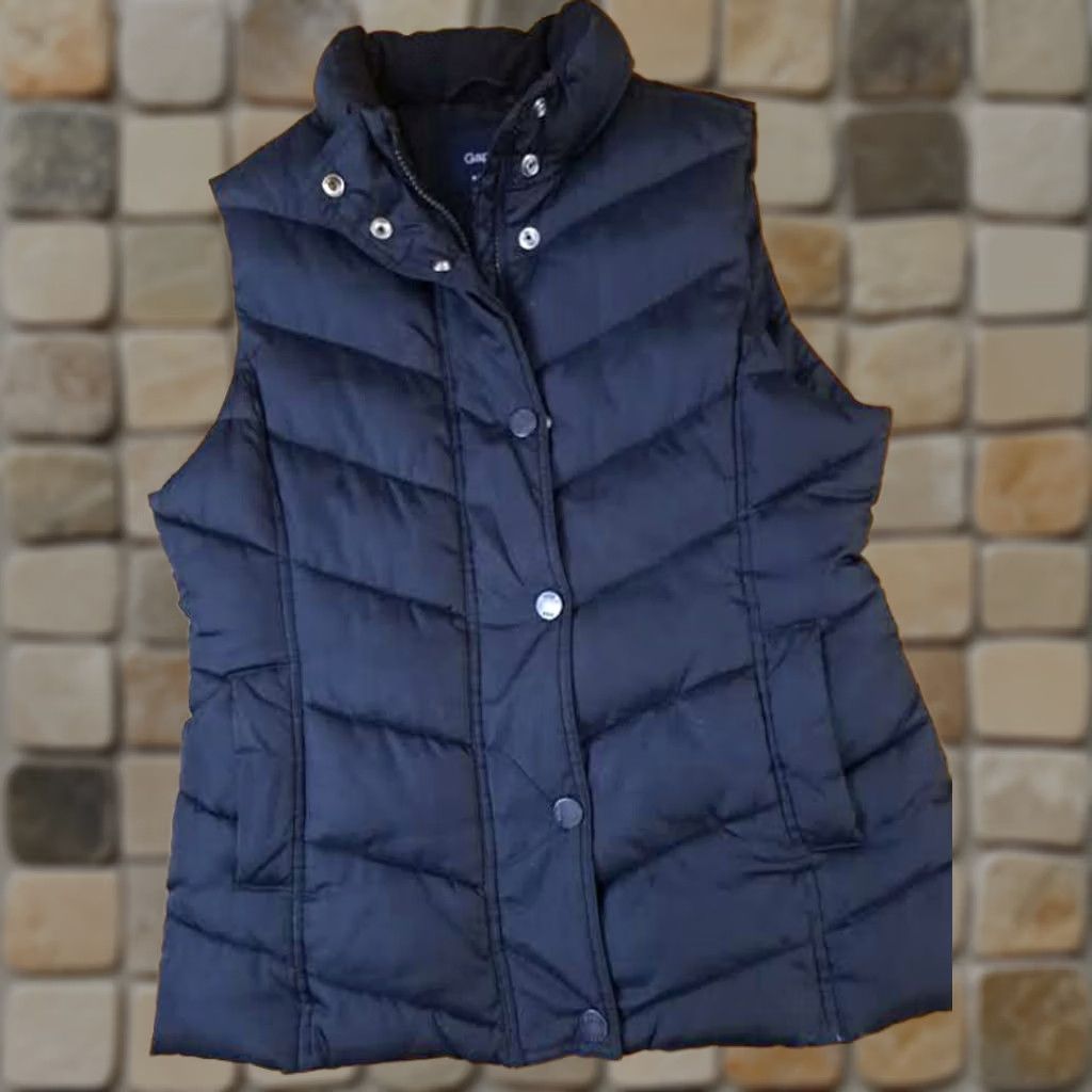 Gap VINTAGE Gap Vest Down Black Short Zip&Button Medium Women Outdoor Puffer Vest Gap Womens Size M / US 6-8 / IT 42-44 - 1 Thumbnail