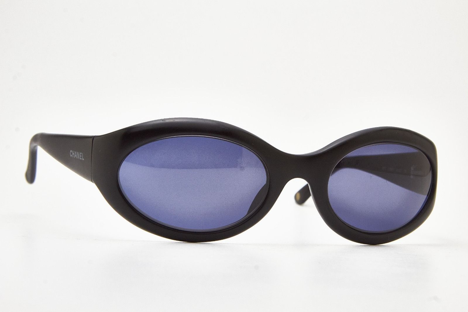 Chanel CHANEL 5017 Bold Rave Eggs chunky sunglass 1990s Size ONE SIZE - 13 Thumbnail