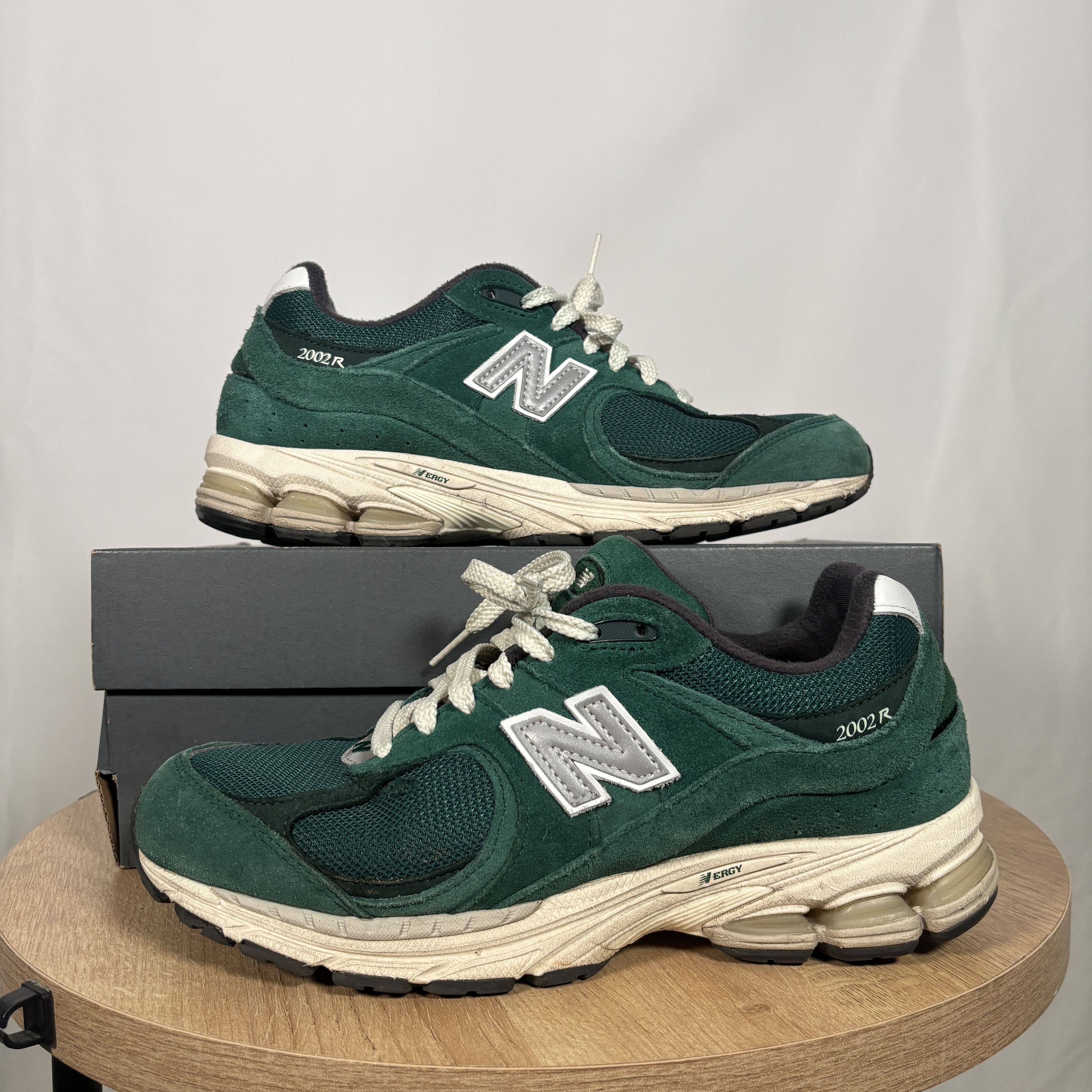 New Balance New Balance 2002R Suede Pack Forest Green Used 9.5M Size US 9.5 / EU 42-43 - 1 Thumbnail