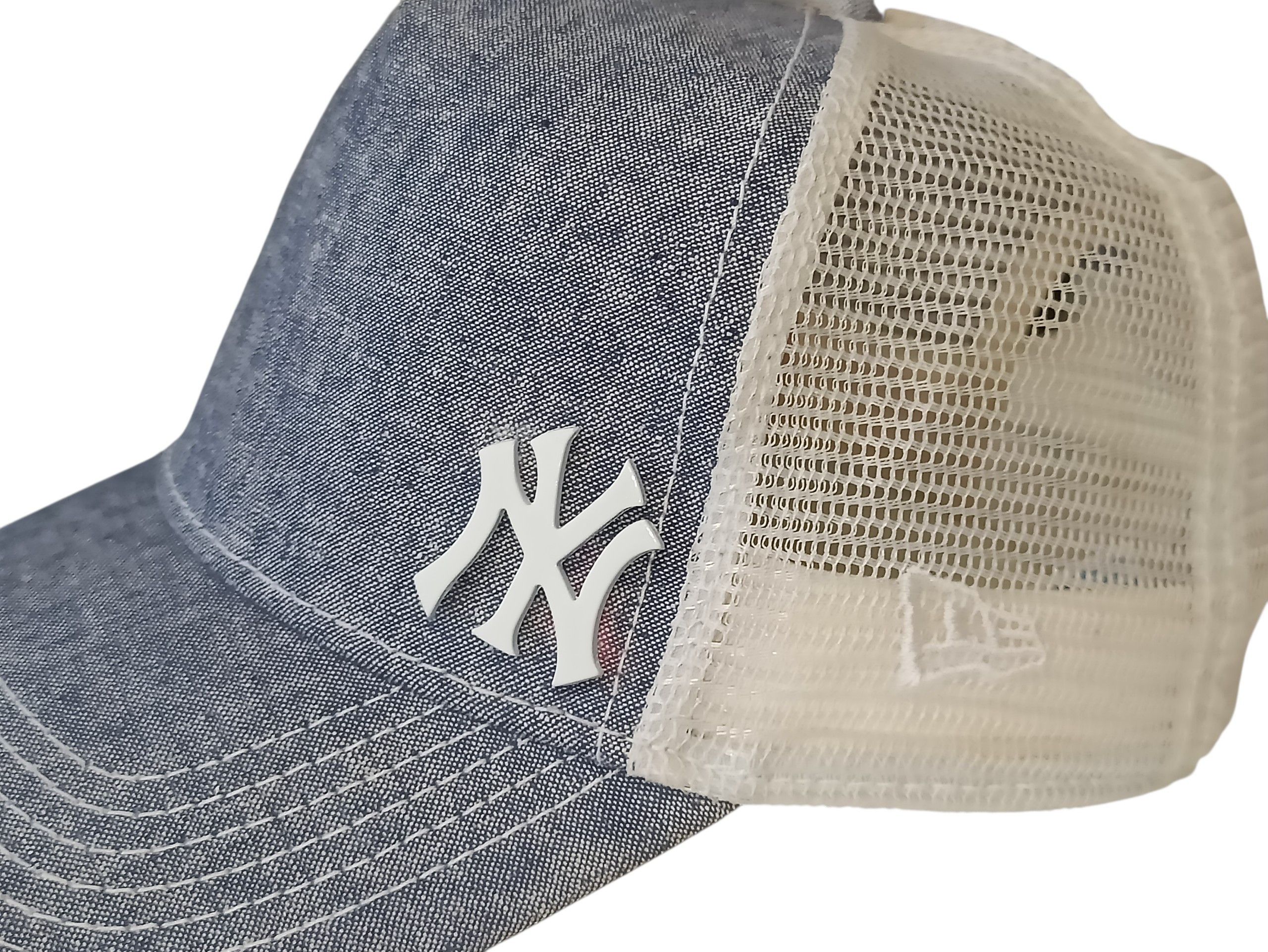 New Era RARE New Era NY Yankees Metal Logo Vintage Trucker Hat Size ONE SIZE - 3 Thumbnail