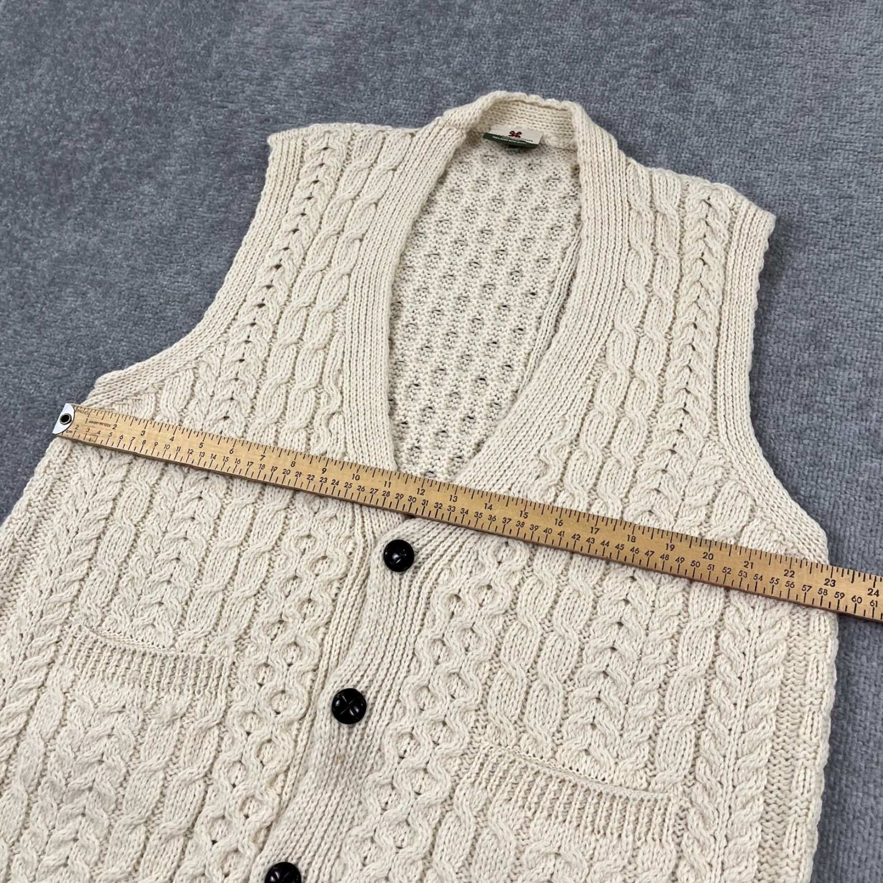 Vintage VINTAGE Carraig Donn Sweater Vest Men XL Brown Wool Cable Knit Pocketed Crew Neck Size US XL / EU 56 / 4 - 5 Thumbnail