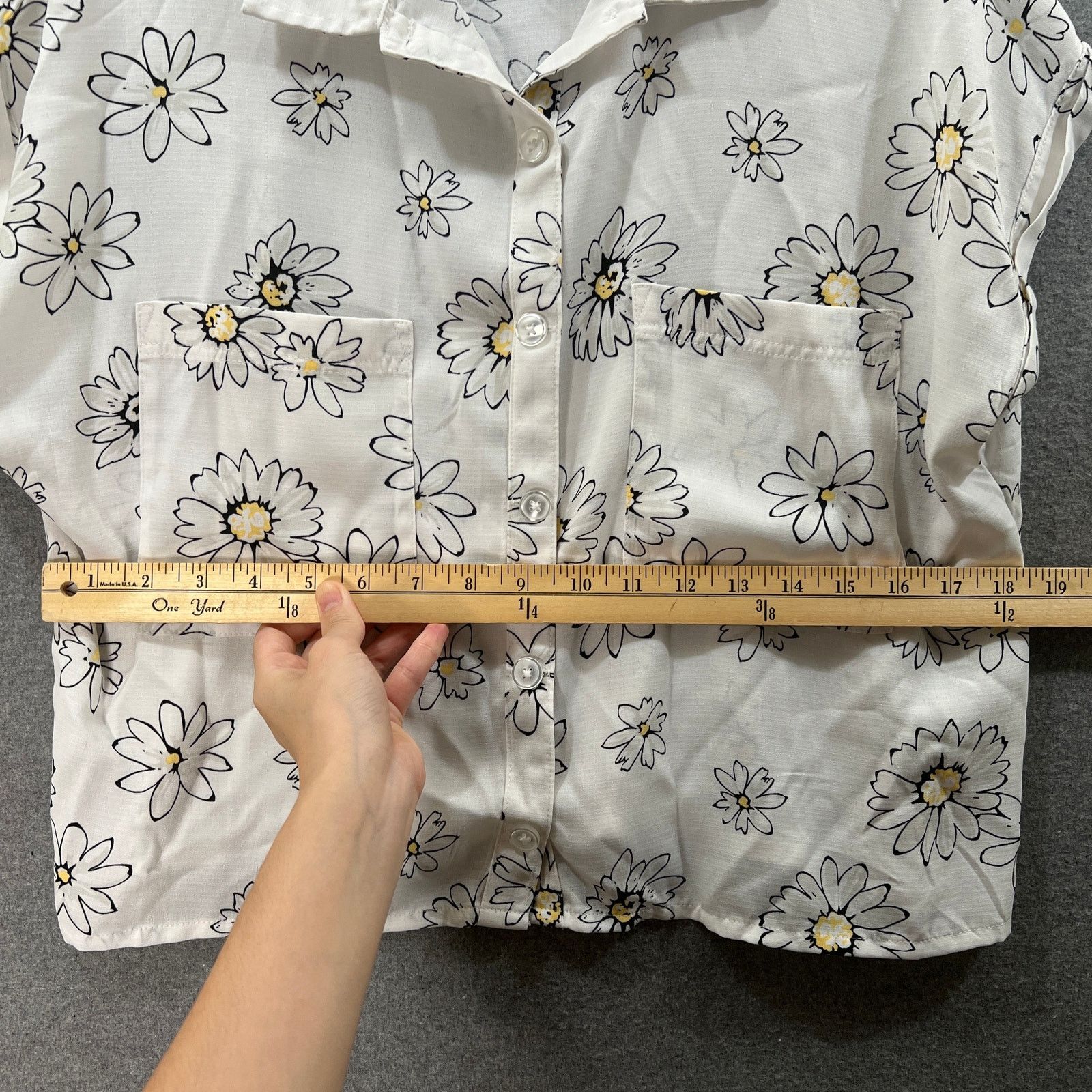 Other Floral Daisy Button Up Shirt Women Size Medium Size M / US 6-8 / IT 42-44 - 5 Thumbnail