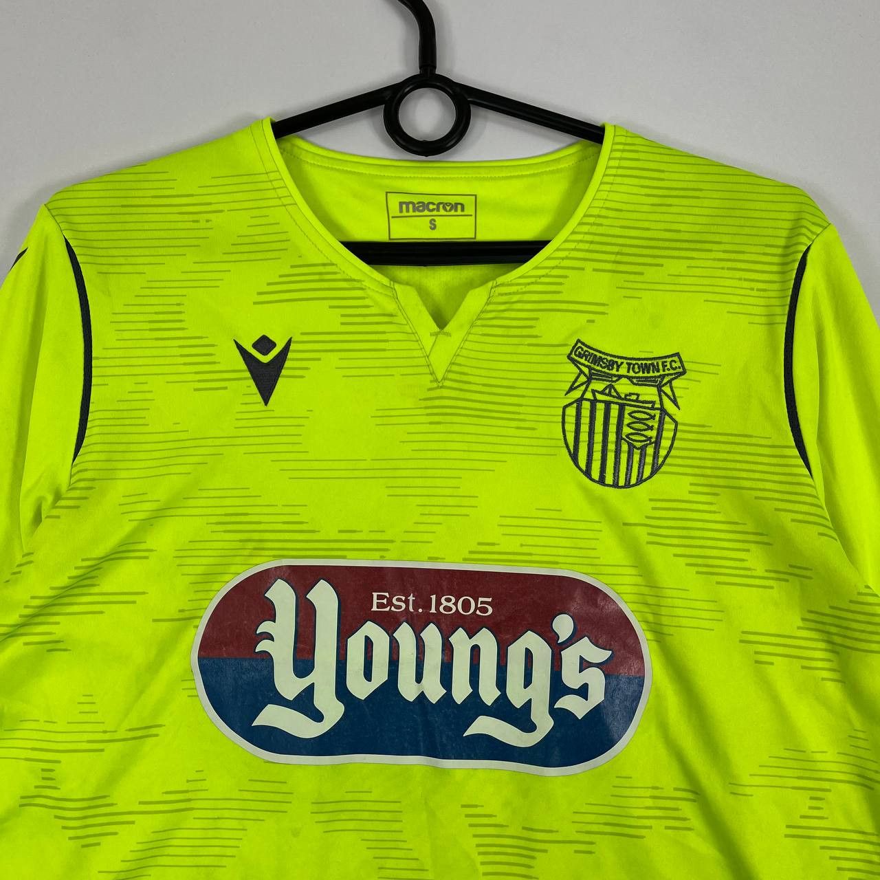 Macron Grimsby Town Goalkeeper Shirt Football Jersey Macron Sz S Size US S / EU 44-46 / 1 - 2 Thumbnail