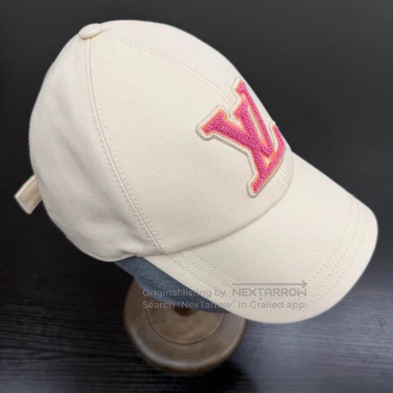 Louis Vuitton Louis Vuitton Creamy white baseball cap with full print in Size ONE SIZE - 1 Thumbnail