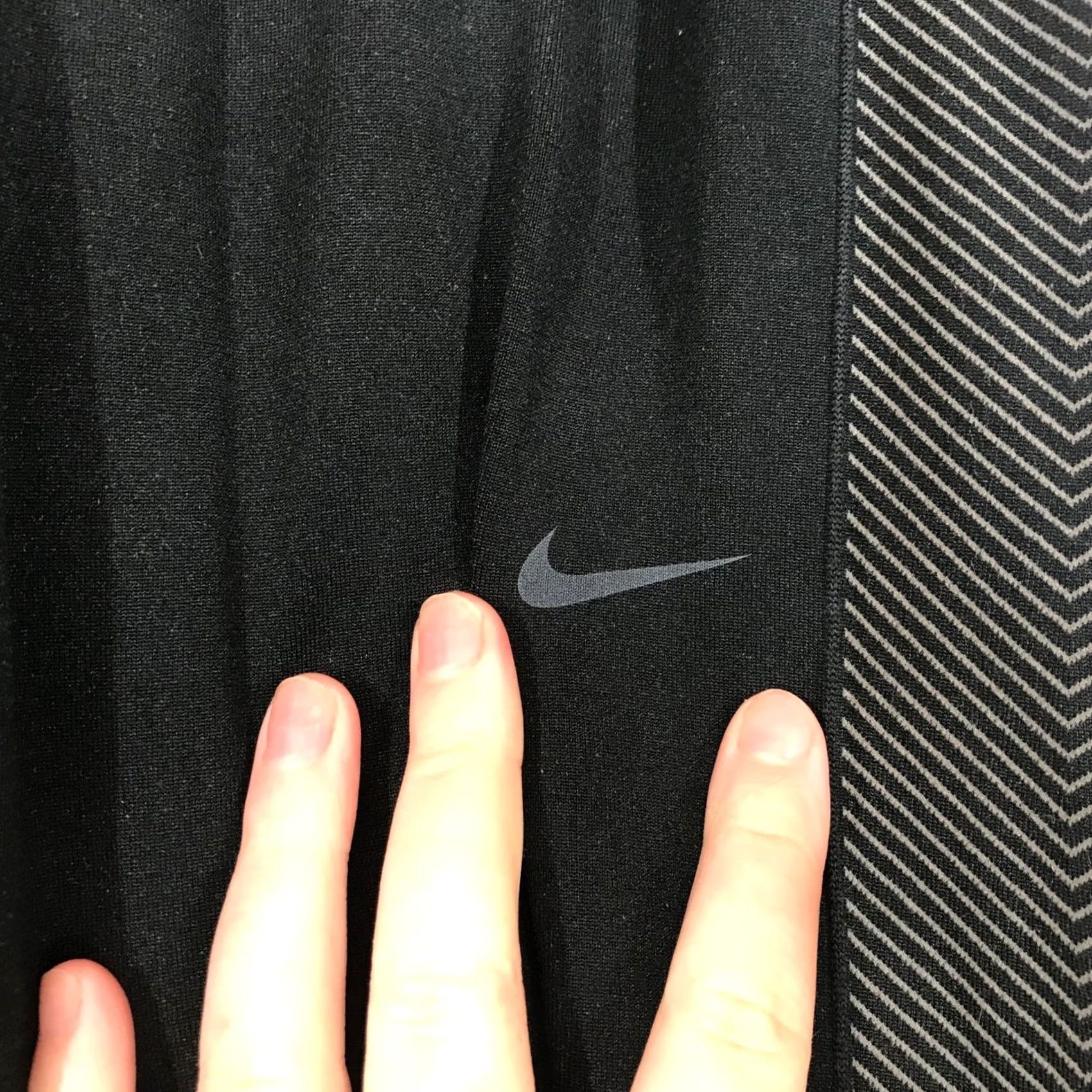 Nike Nike Dri-Fit Leggings Women's Size M Black Chevron Pattern Athletic Size 32" / US 10 / IT 46 - 4 Thumbnail