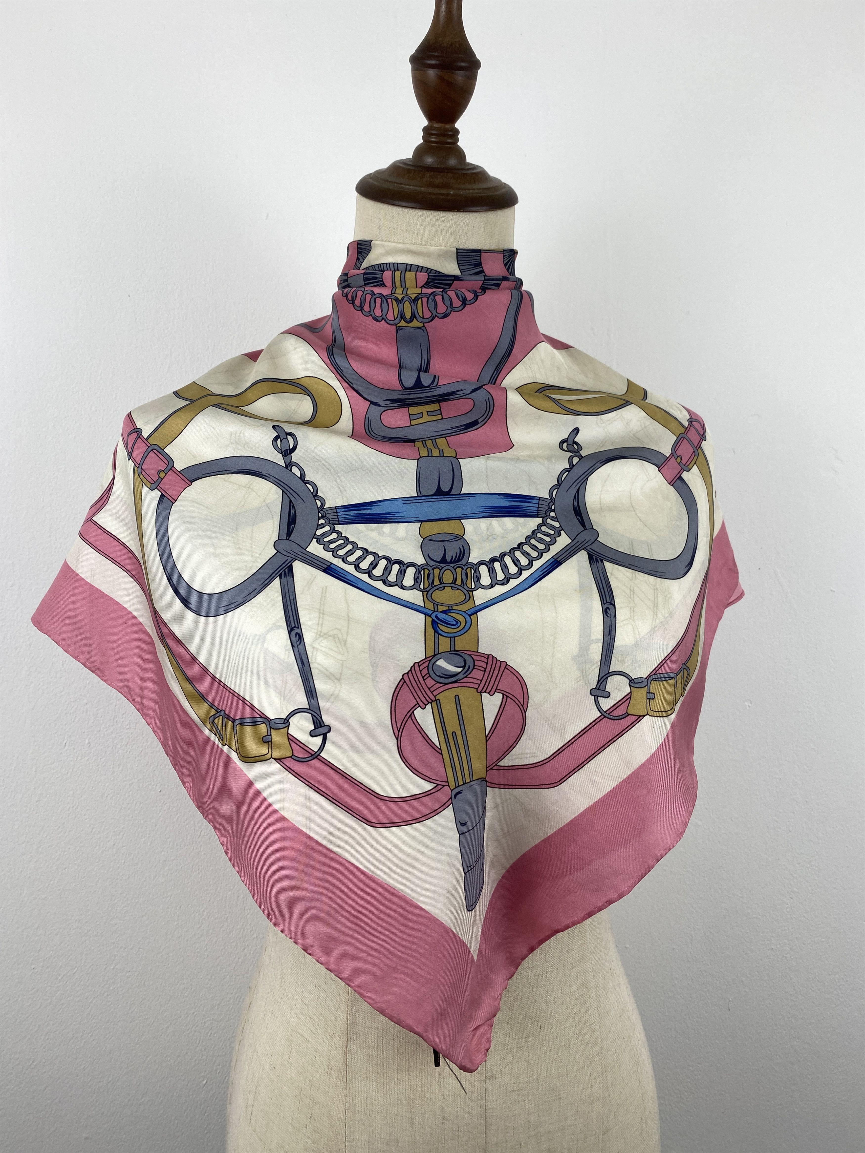 Japanese Brand Vintage Japanese Brand Silk Scarf SN0127 Size ONE SIZE - 2 Thumbnail