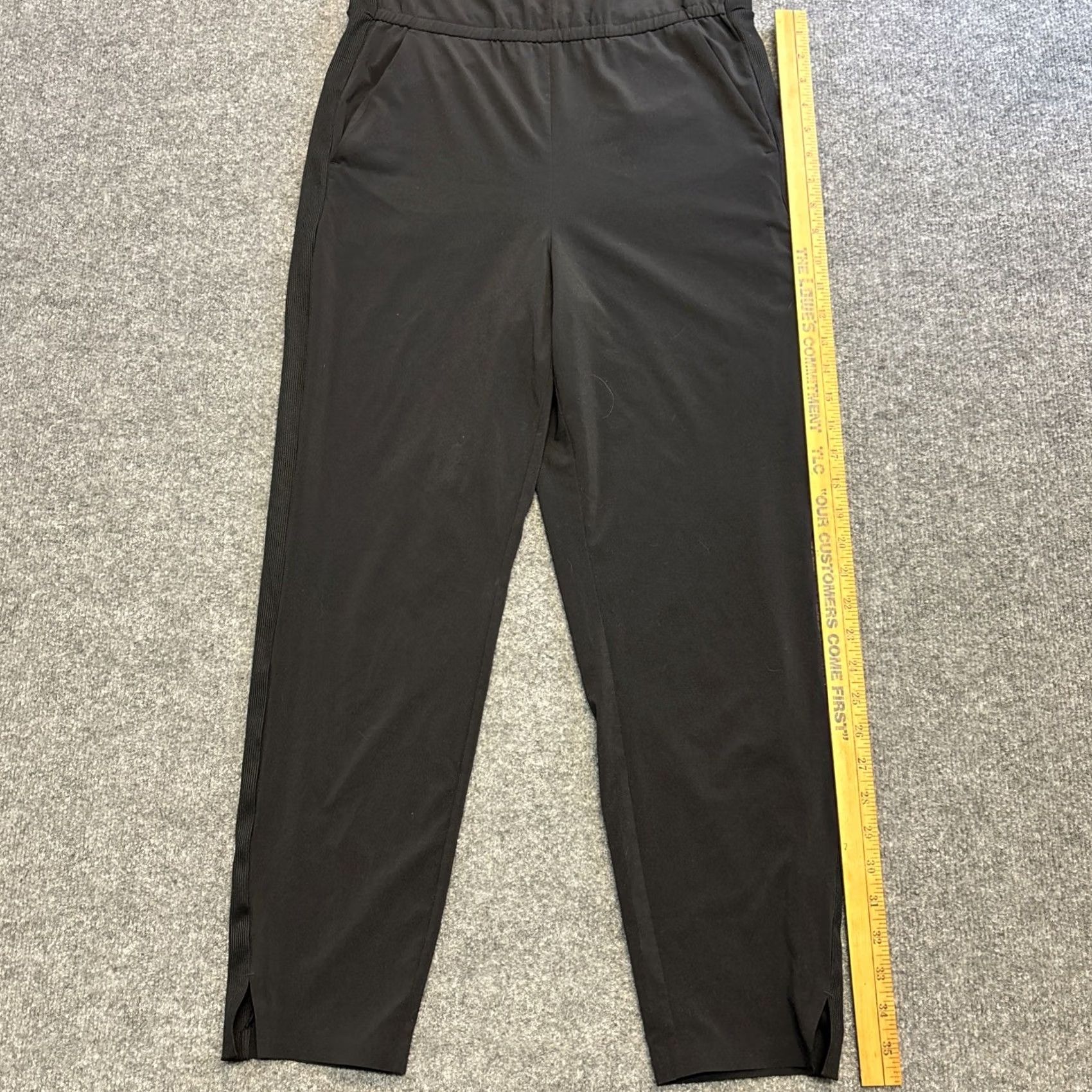 Athleta VINTAGE? No — Athleta Black Flex Jumpsuit Sleeveless Zip Back Ribbed Tapered Leg 6 Size 28" / US 6 / IT 42 - 4 Thumbnail