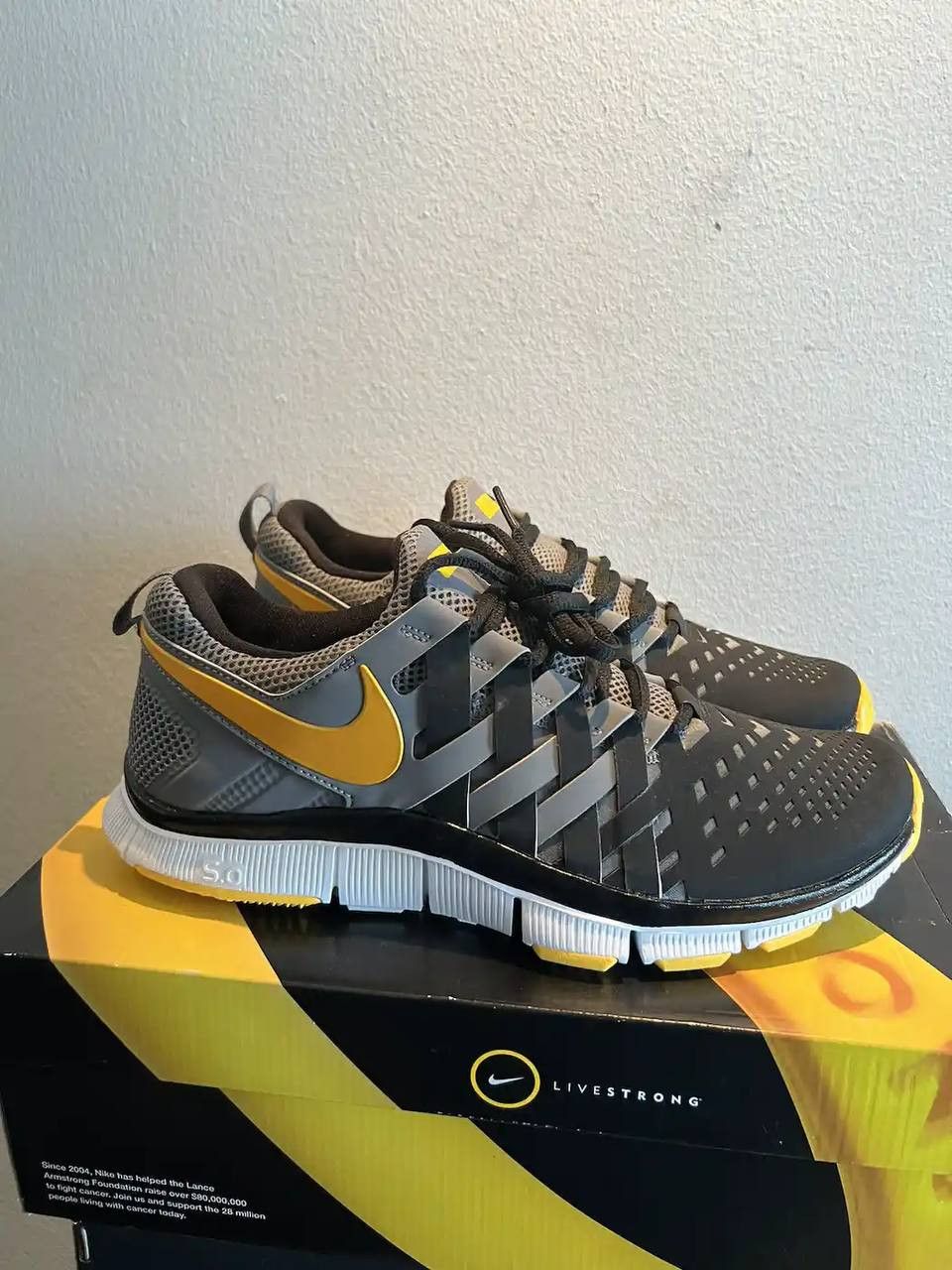 Nike Nike free x Livestrong Size US 8 / EU 41 - 1 Thumbnail