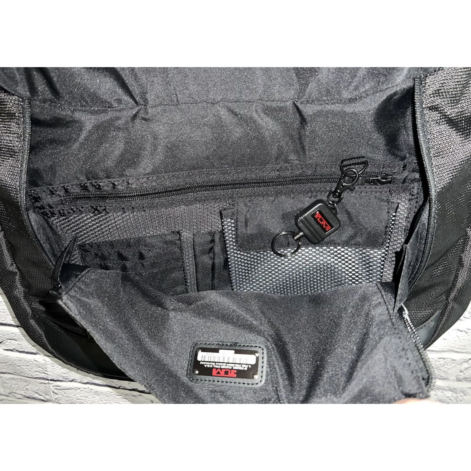 Tumi Tumi Messenger Bag Shoulder 500C Black Unisex Adults Medium CrossBody Size ONE SIZE - 4 Thumbnail