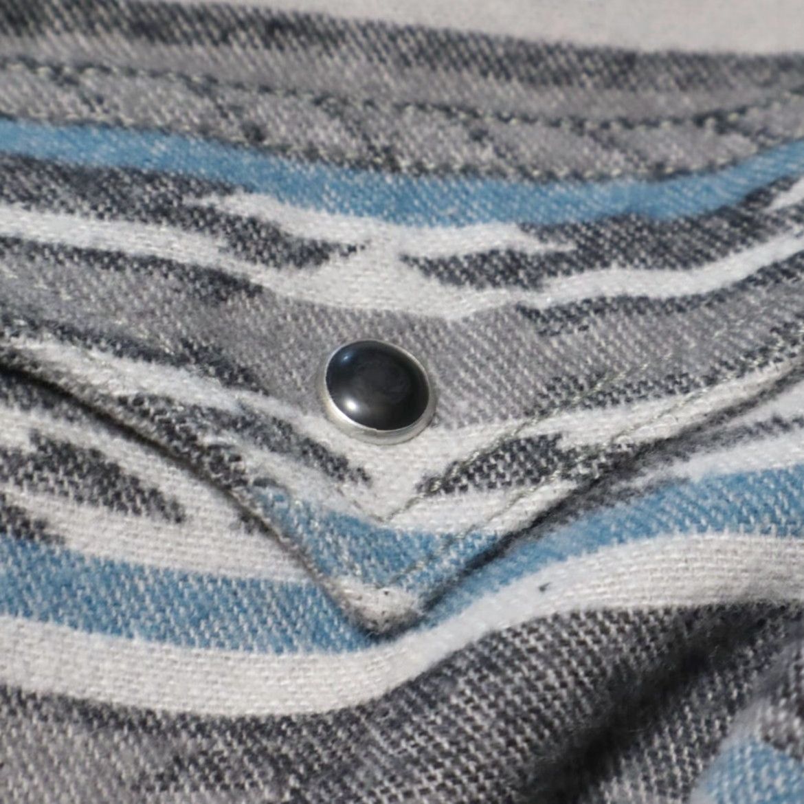Wrangler Wrangler Aztec Flannel Pearl Snap Shirt Gray Men's XLT Shirt Size US XL / EU 56 / 4 - 7 Thumbnail