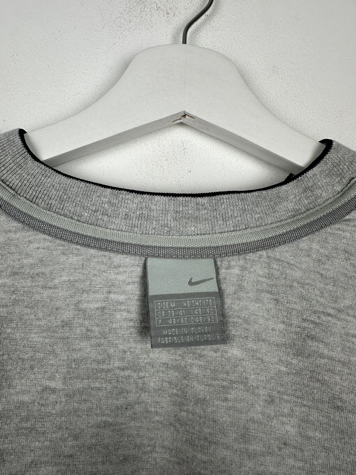 Nike Y2K Nike Center Mini Swoosh Logo T Shirt Tee Vintage Central Size US M / EU 48-50 / 2 - 4 Thumbnail