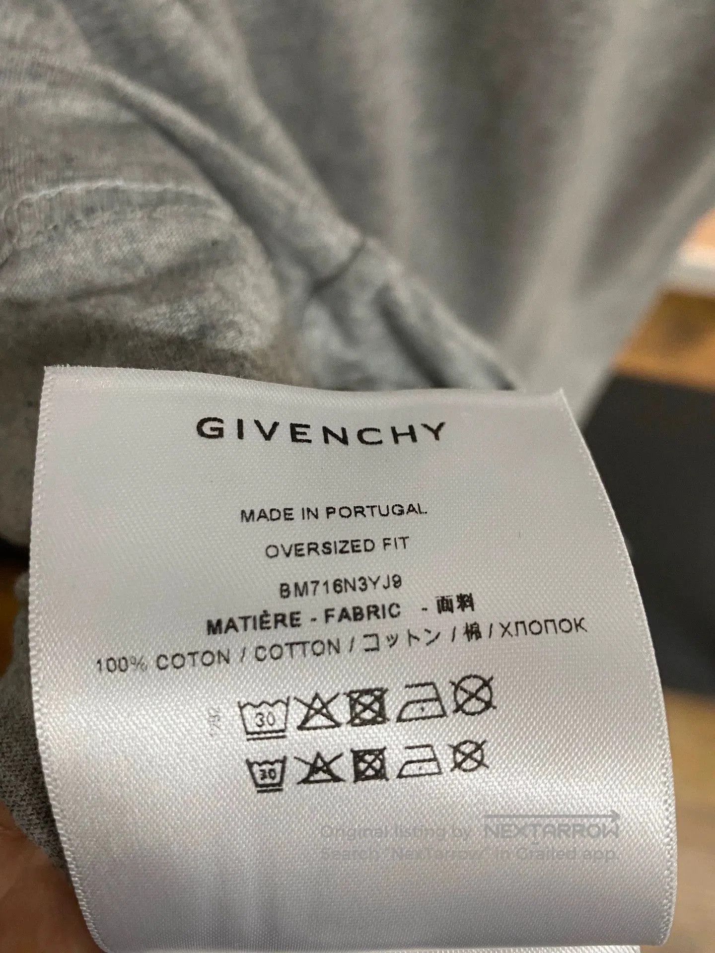 Givenchy givenchy reflective logo short sleeve t-shirt. Size US S / EU 44-46 / 1 - 6 Thumbnail